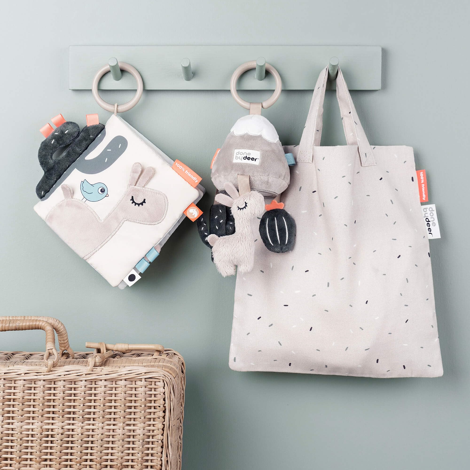 Done by Deer Lalee stroller clip: attach easily to prams for on-the-go entertainment