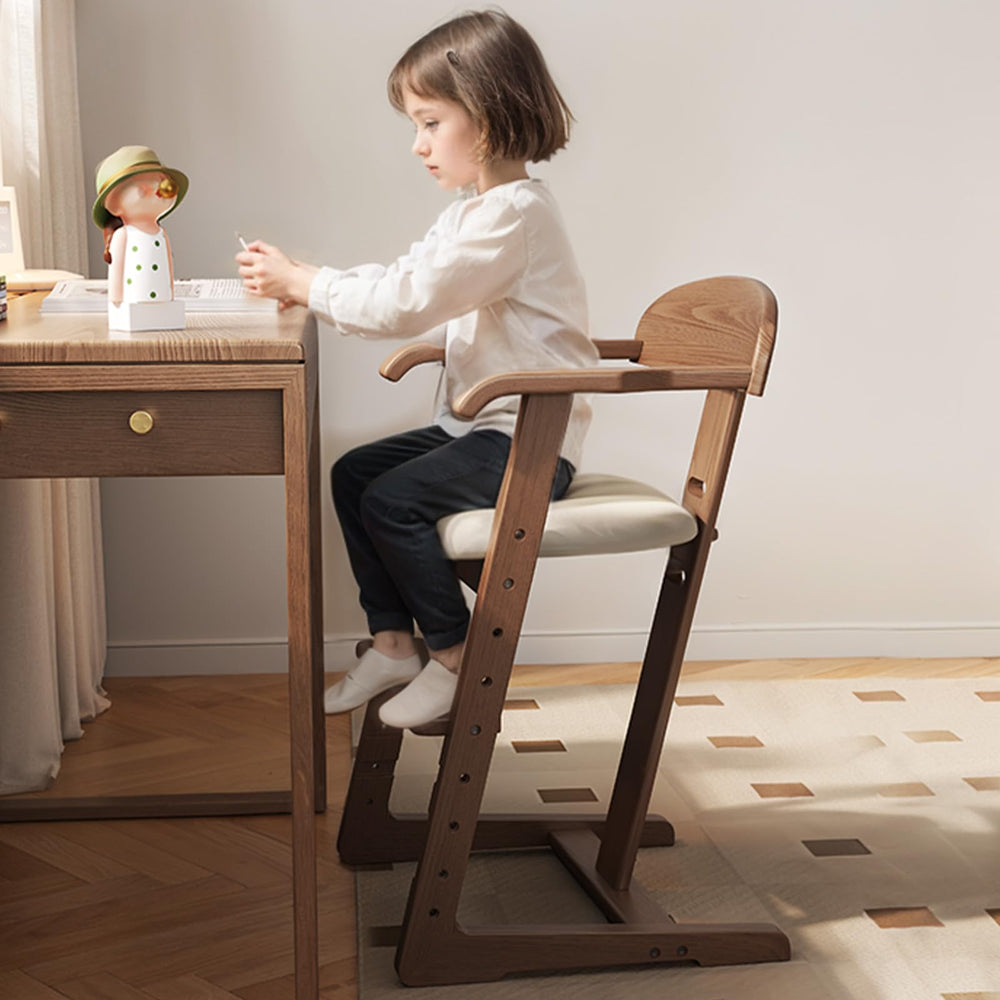 DONGMUWUJEE walnut finish delivers warm, versatile look for family dining.
