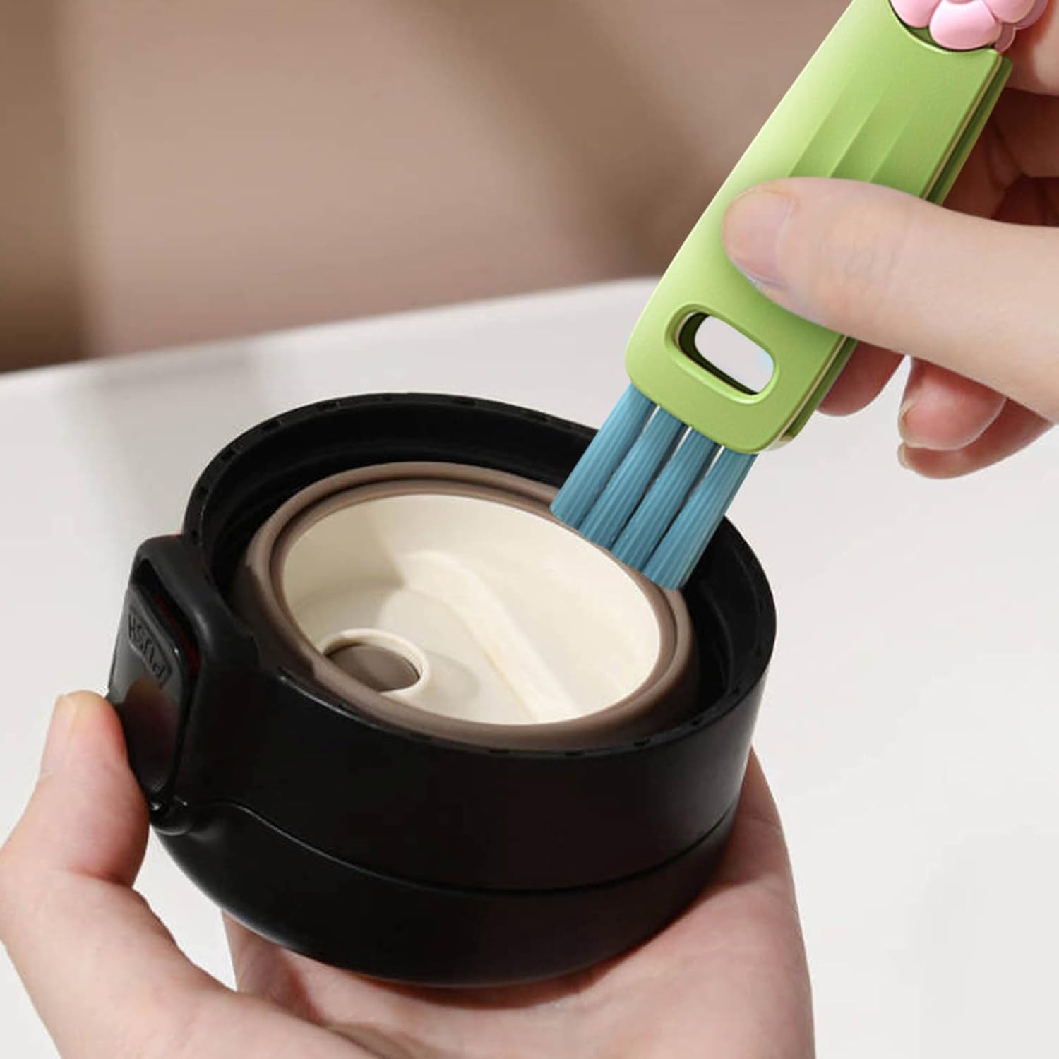 Donkabarie easy-to-use interior bottle cleaning tool