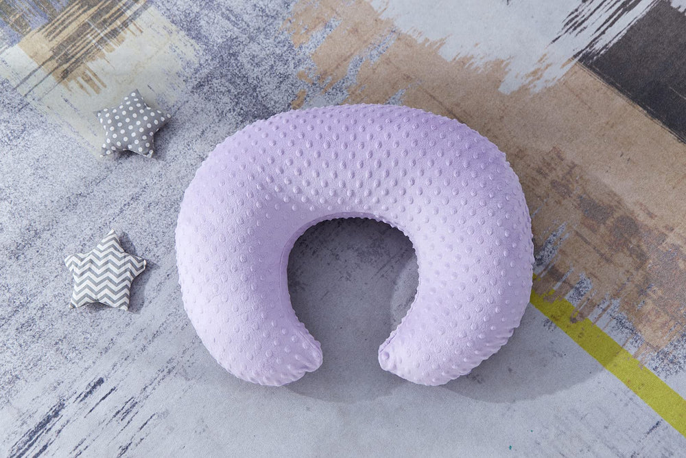DONOMILO nursing pillow demonstrates durable filling that maintains shape.