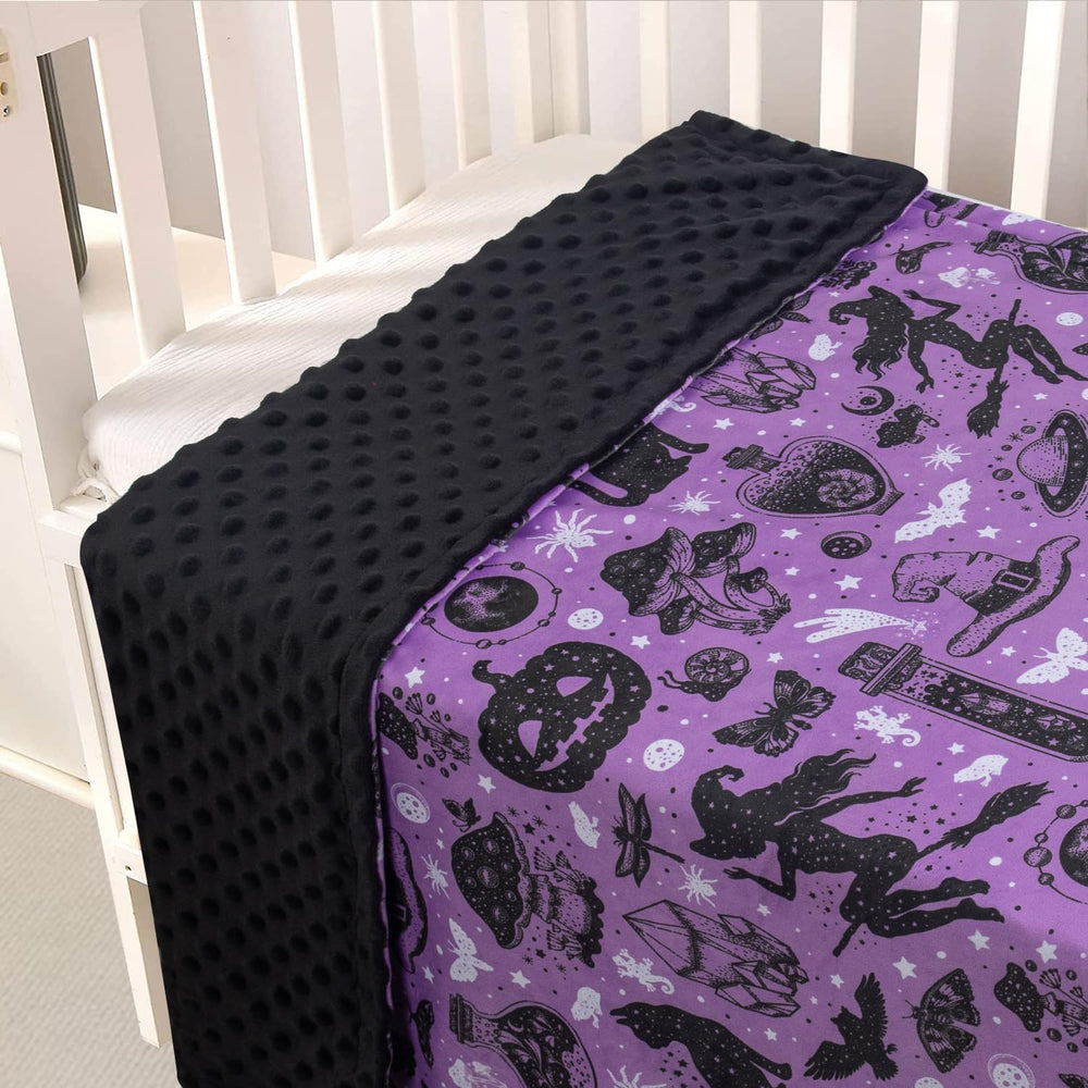 Donsonny 30x40 inch blanket sized for baby beds or stroller use.