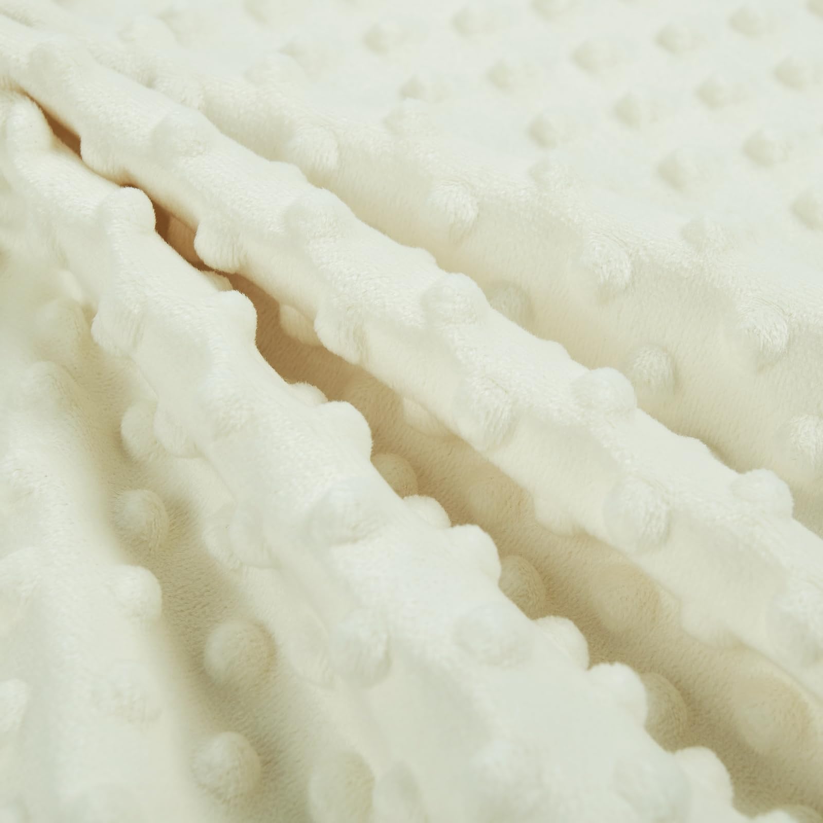 Donsonny easy-care machine-wash blanket ready for everyday use.