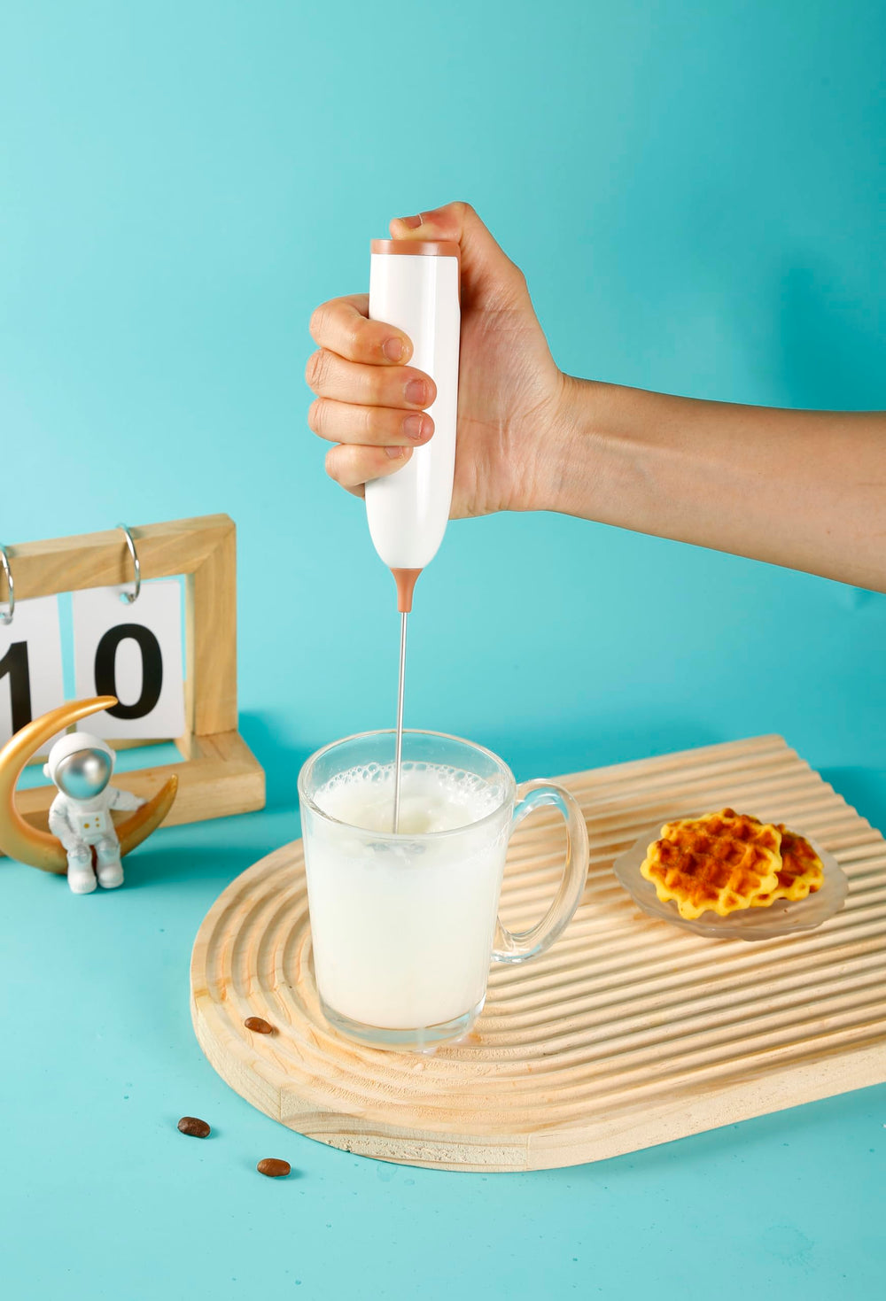 DOOBAANN formula mixer creates bubble-free formula in seconds.