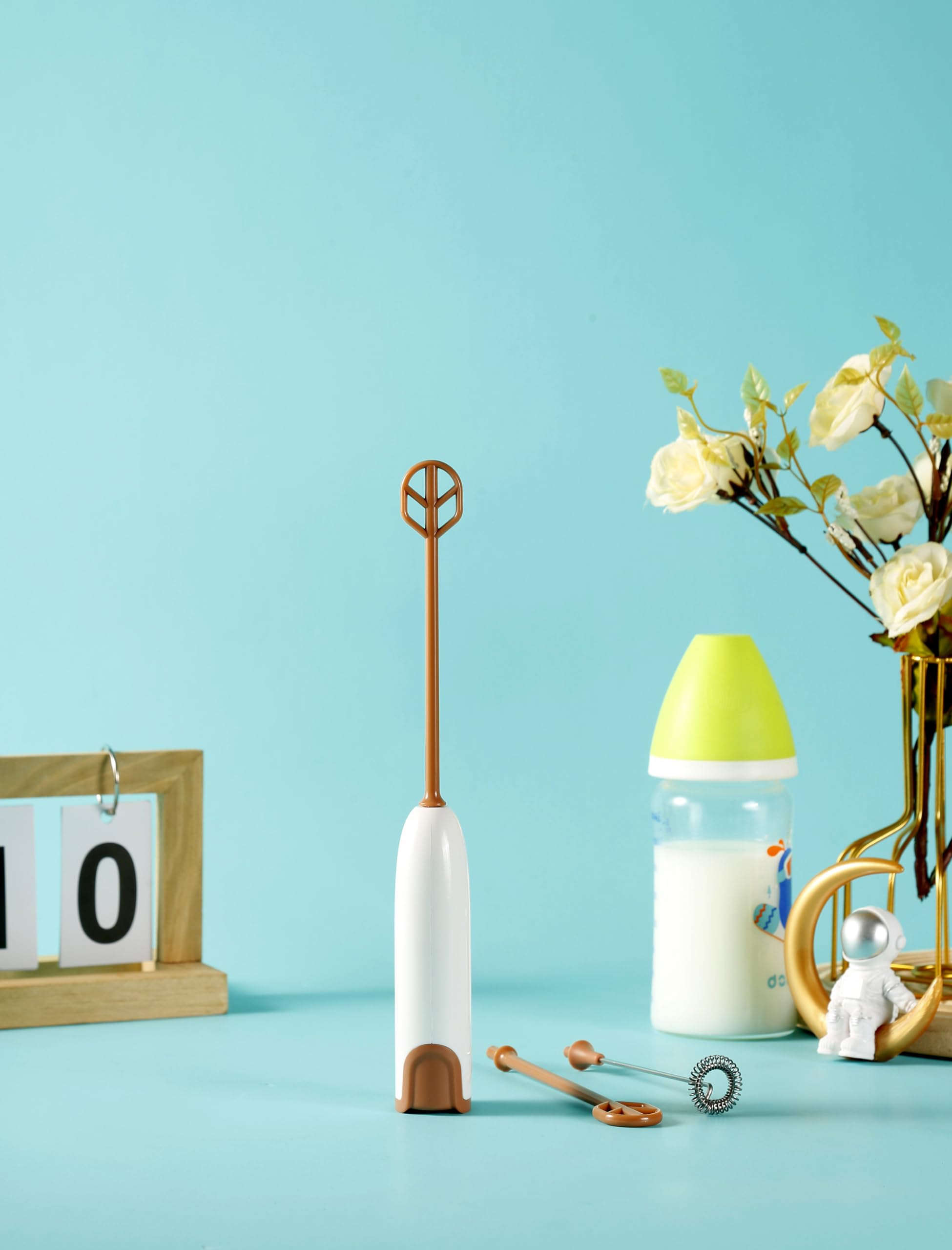 DOOBAANN kitchen-use stirrer for protein shakes and coffee.