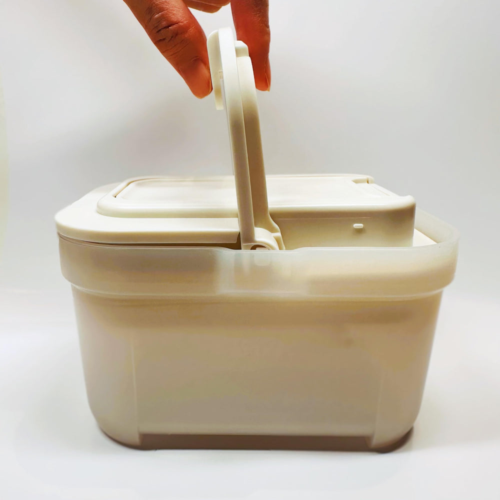 DOOBAANN shockproof baby formula dispenser-color-white conveys clean, child-friendly design for travel