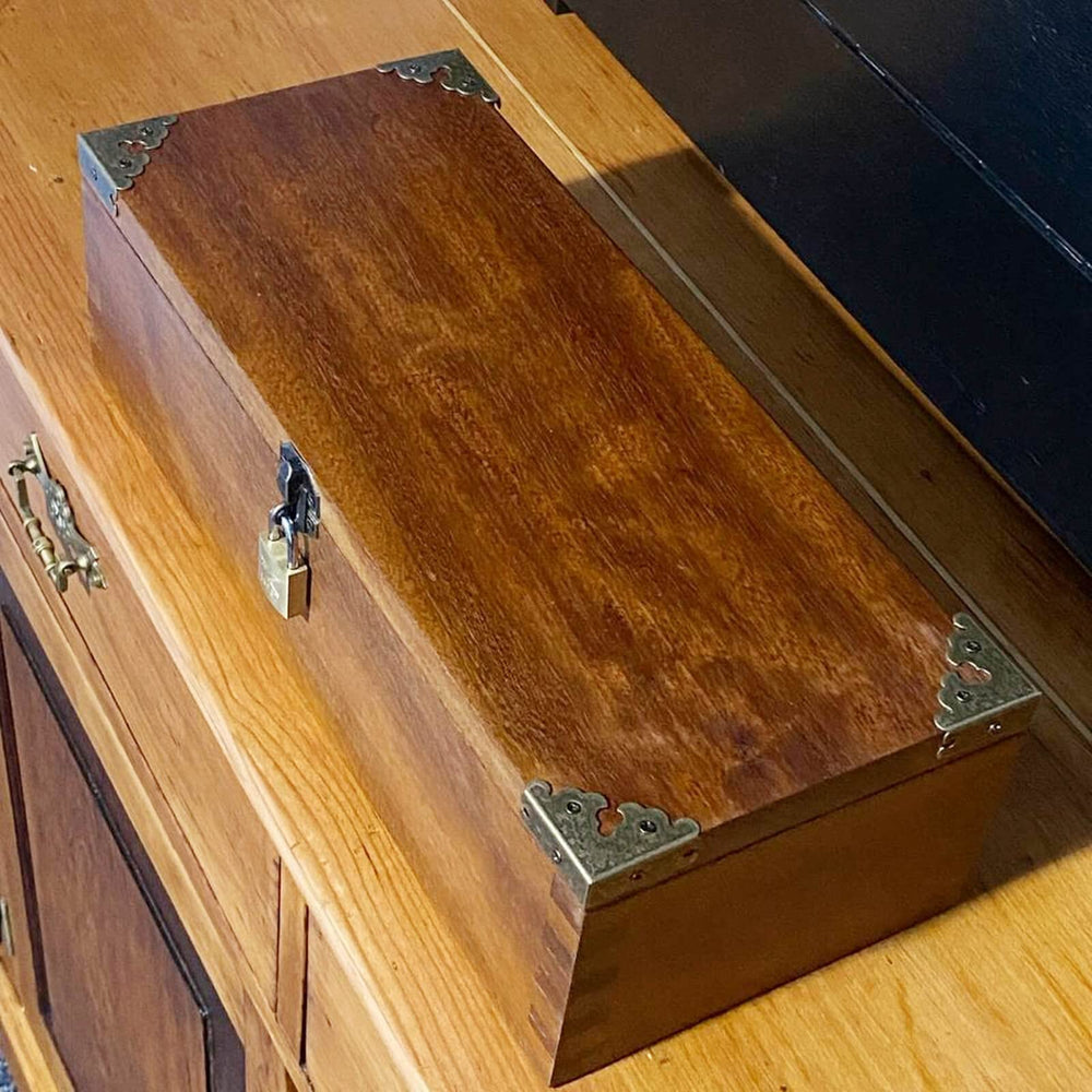 Dophee jewelry box guard adds antique accent and corner protection.