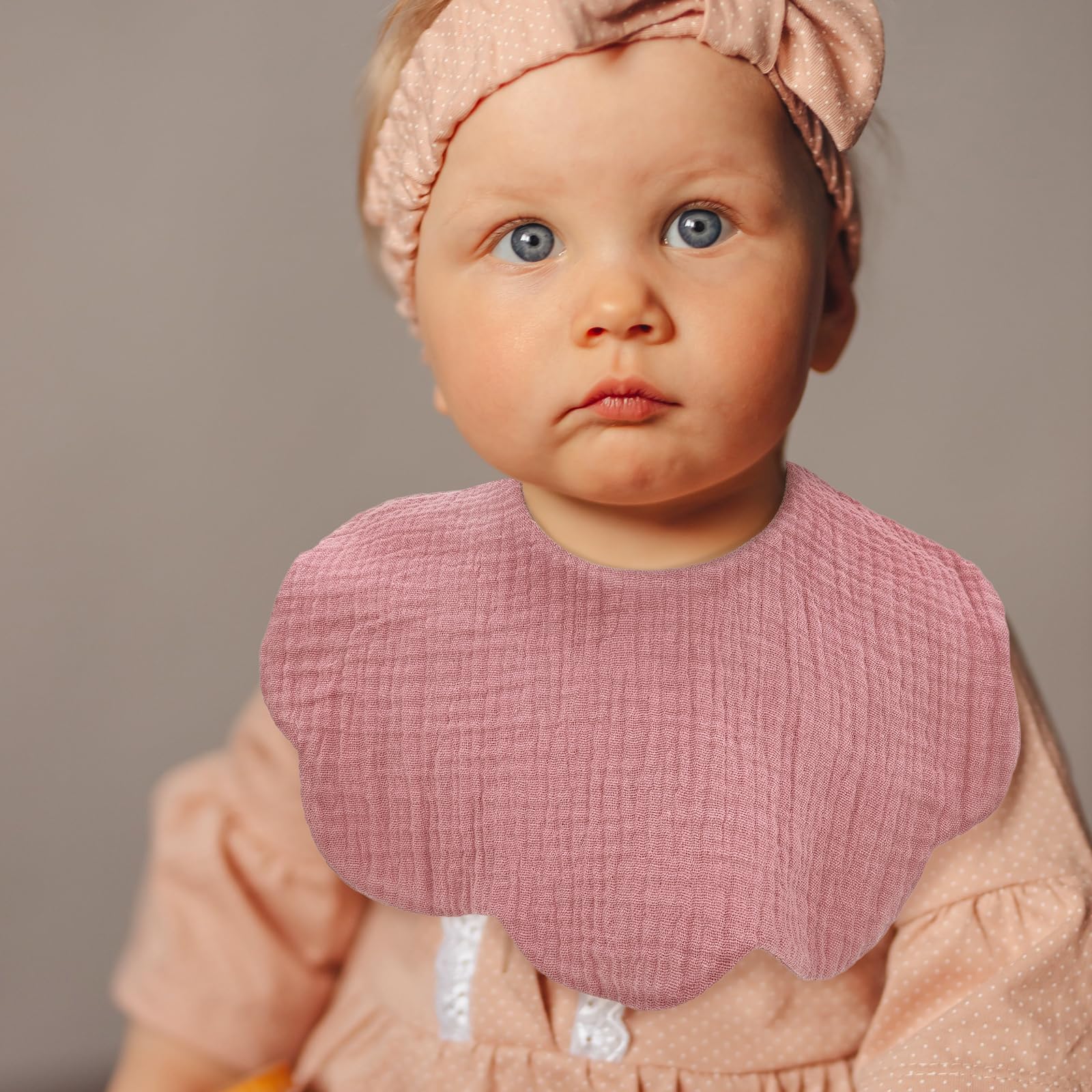 DOSMINE packaged blue bibs set indicates gift-ready presentation for baby showers.