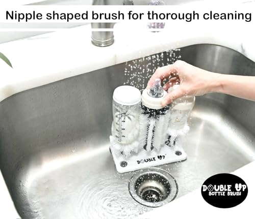 Double Up nipple-cleaner brush reaches crevices for thorough nipple cleaning