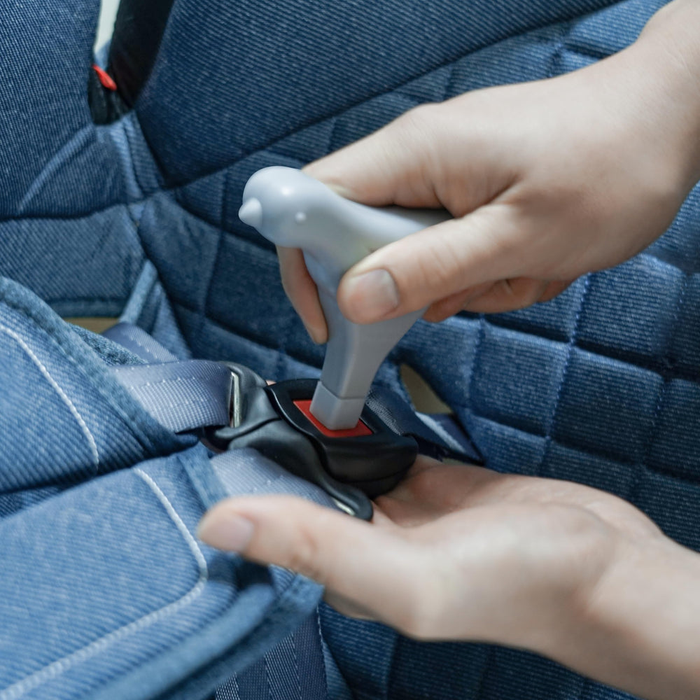 Doytn buckle release tool baby seat use shows versatility in daily tasks