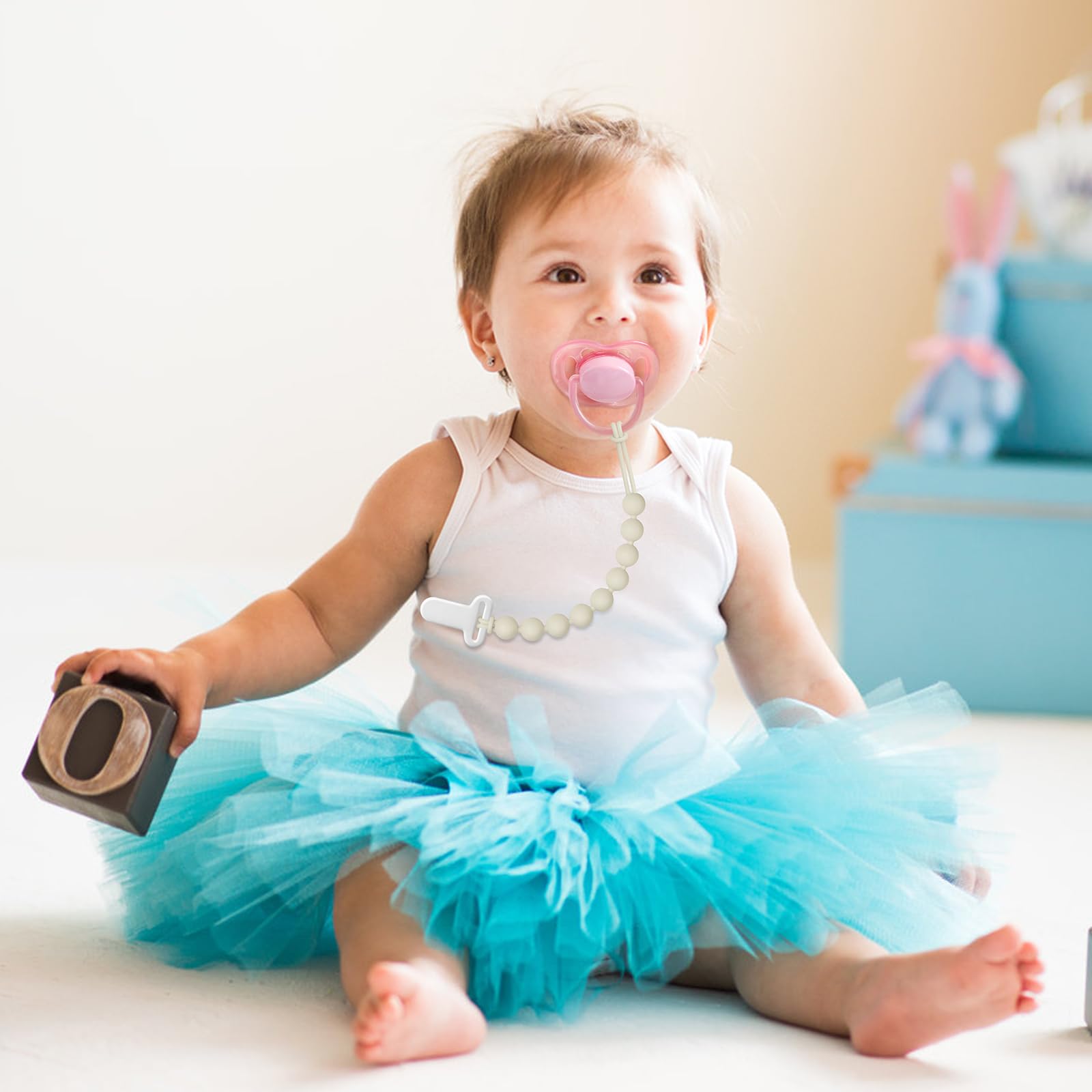Draklary silicone bead design enhances outfits with tactile, sensory-friendly detail.