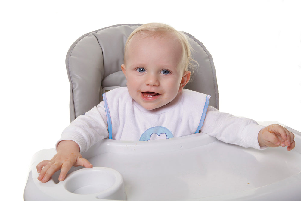 Dreambaby bib designed for 6-36 months supports versatile use from drool to feeding.