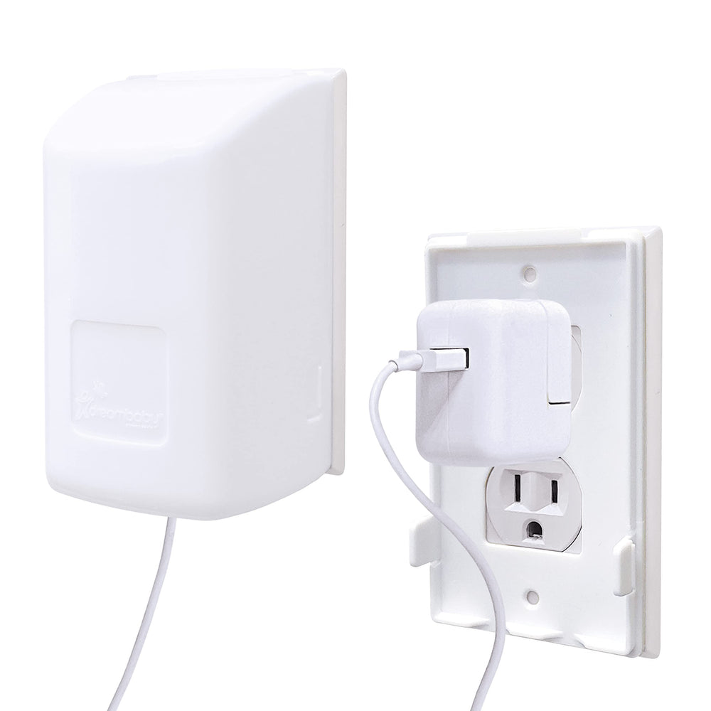 Dreambaby extra-large dual-fit outlet cover packaging safeguards homes with easy safety features.