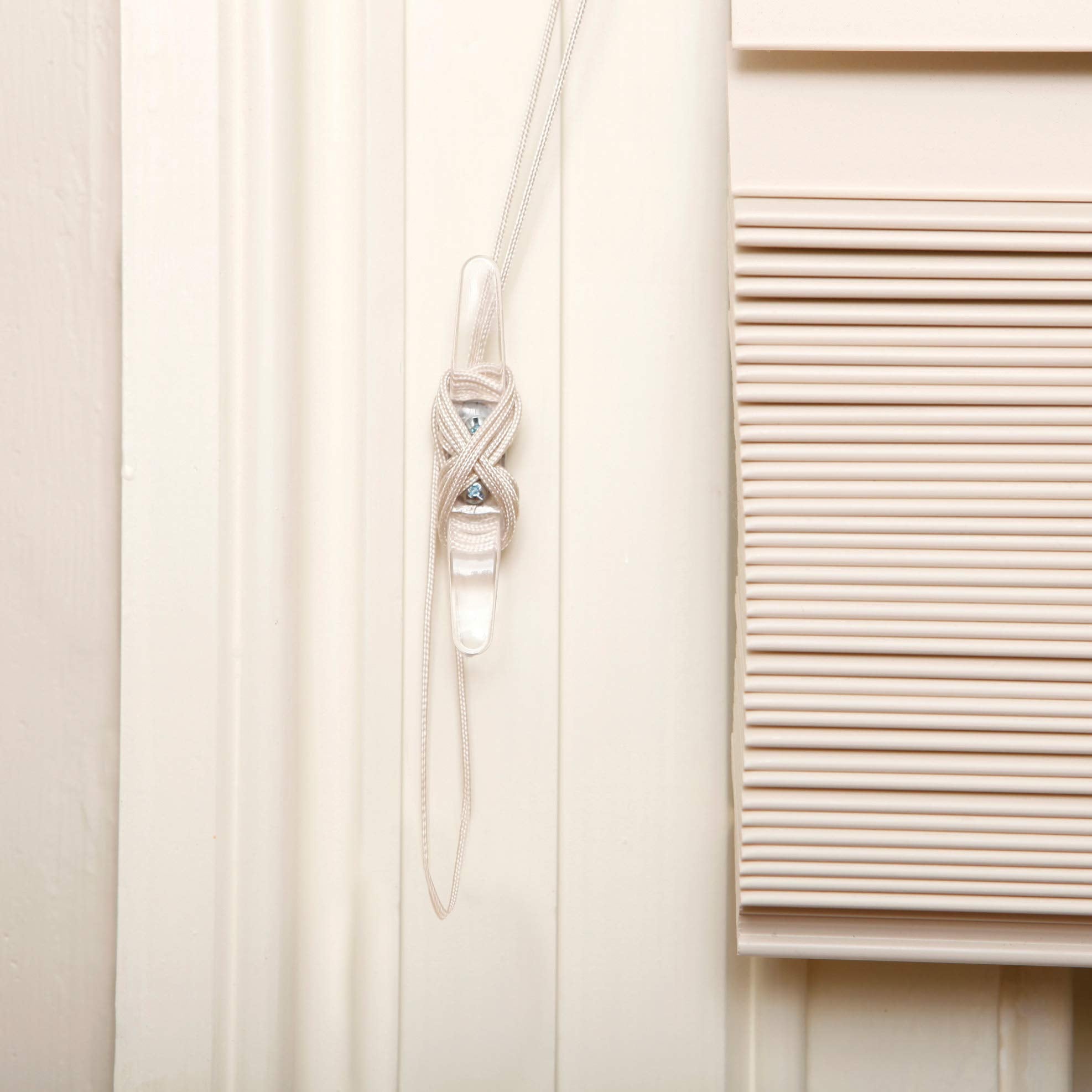 Dreambaby L865 compatible with most blinds for versatile safety.
