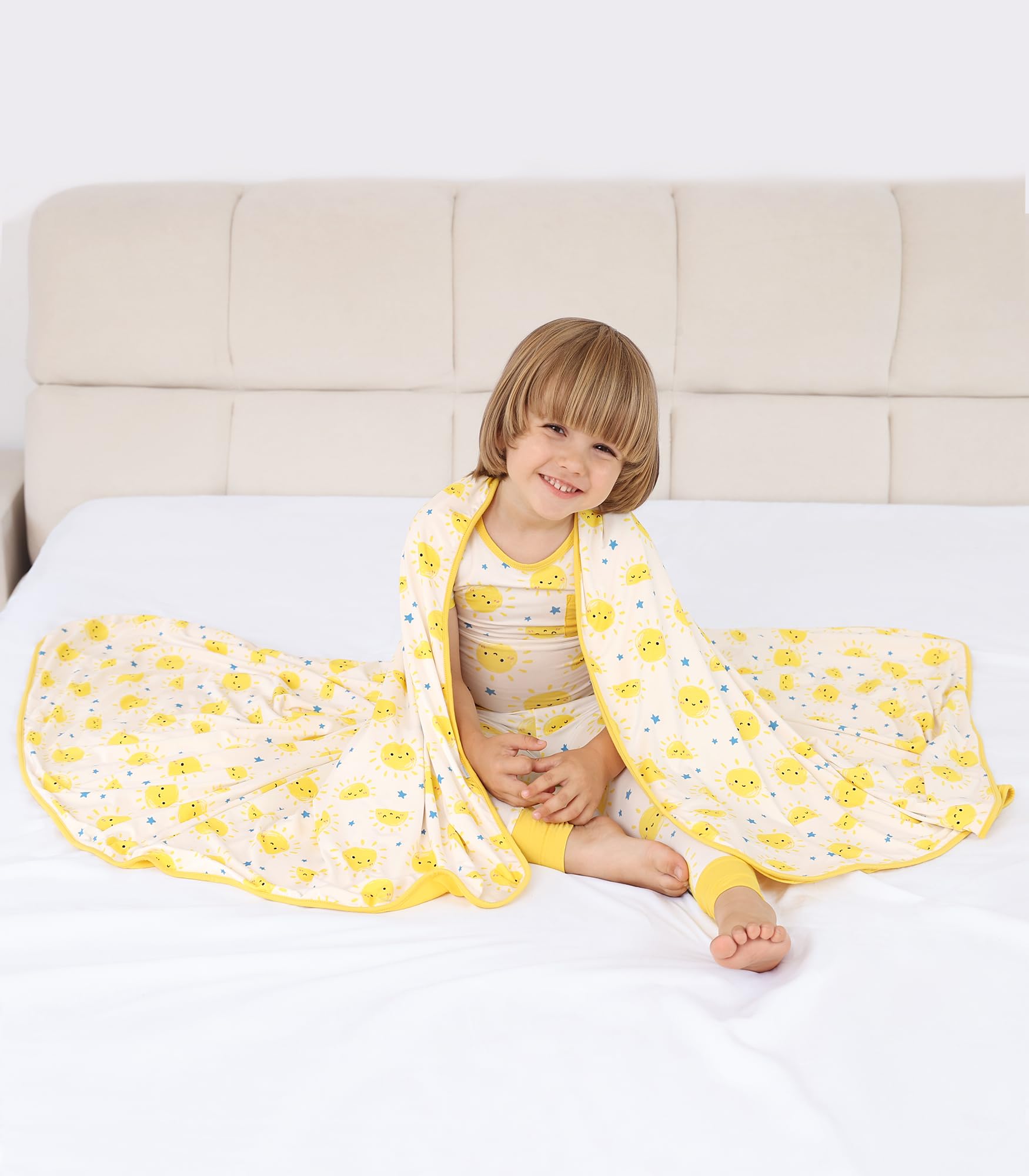 DREAMHALO travel-stroller-blanket-use for on-the-go cooling.