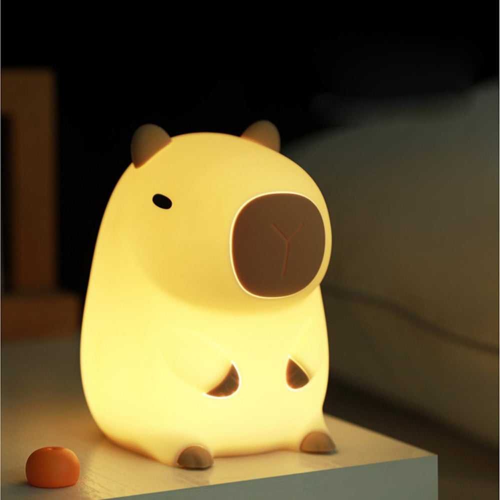 DREAMING MY DREAM Capybara lamp front view, cozy nursery glow and friendly design.