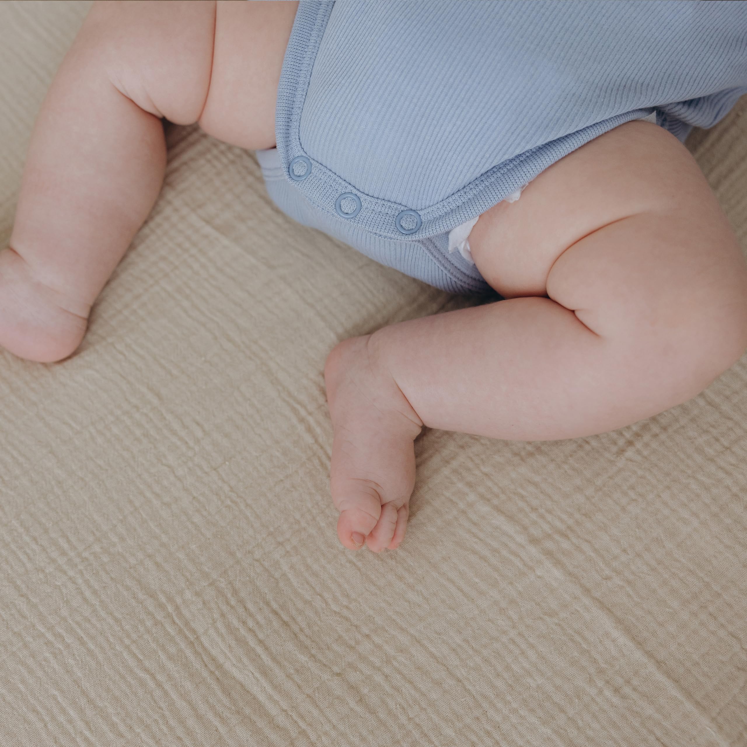 Dreamology crib sheets with elastic-edge and 6-inch pockets for secure fit