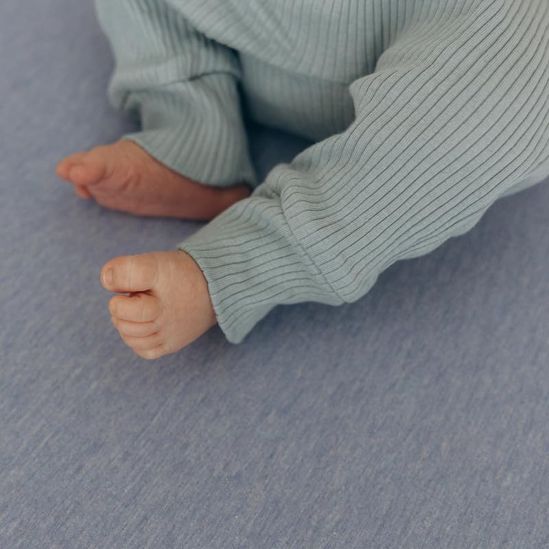 Dreamology crib sheet 24x38 close-up—durable jersey stays smooth after every wash.