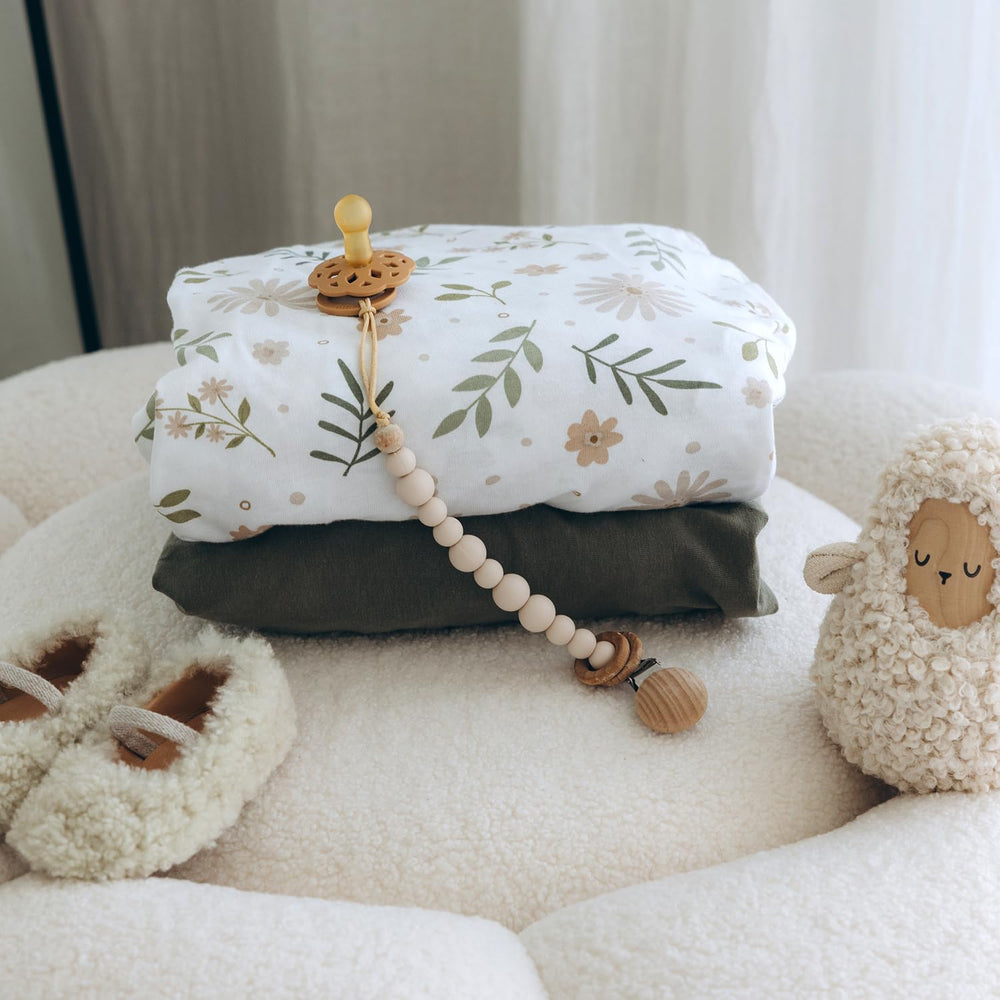 Dreamology nursery-decor-07 highlights color-friendly design that blends with greens and florals