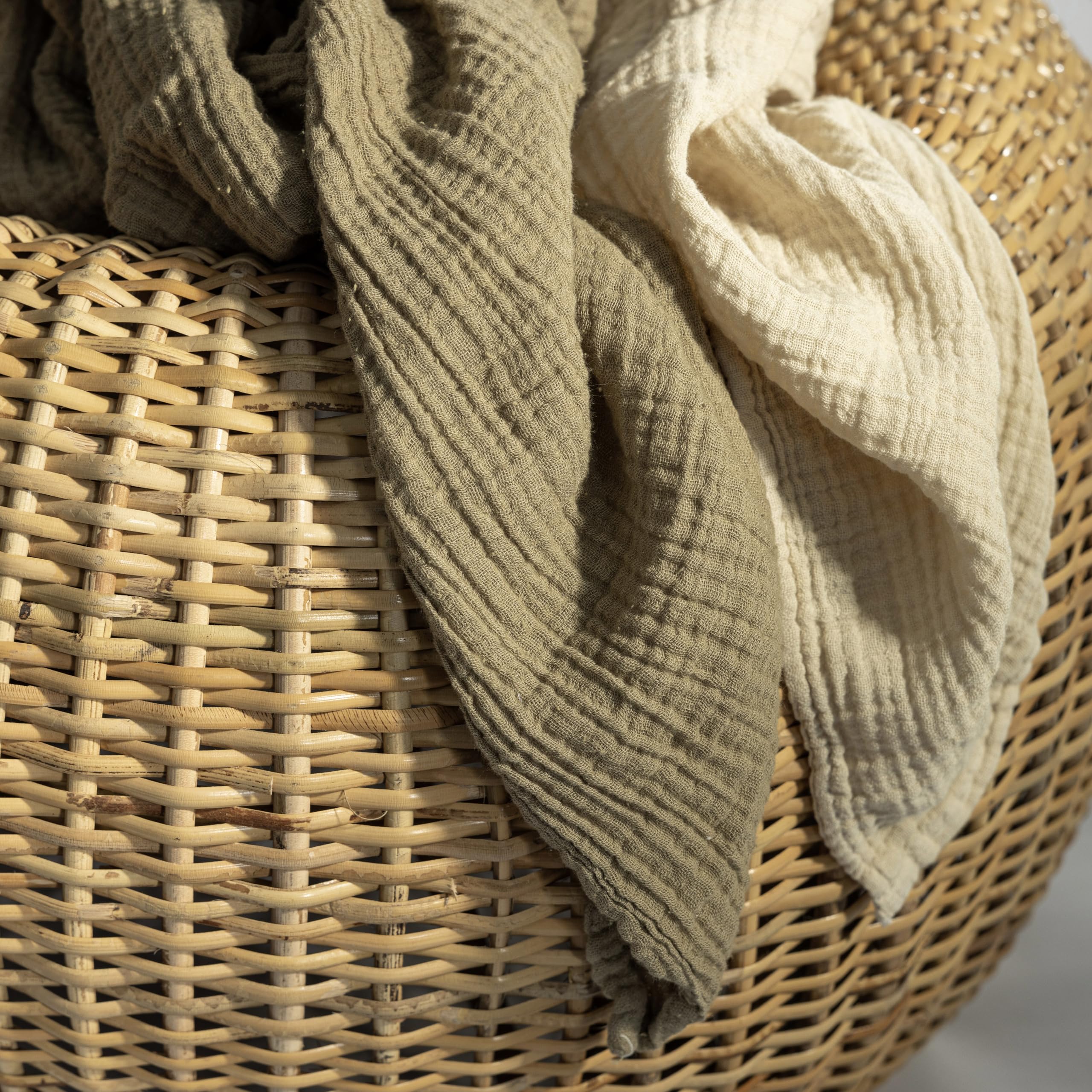 Dreamology large baby swaddle blanket flatlay, 44 x 44 inches for roomy wraps.