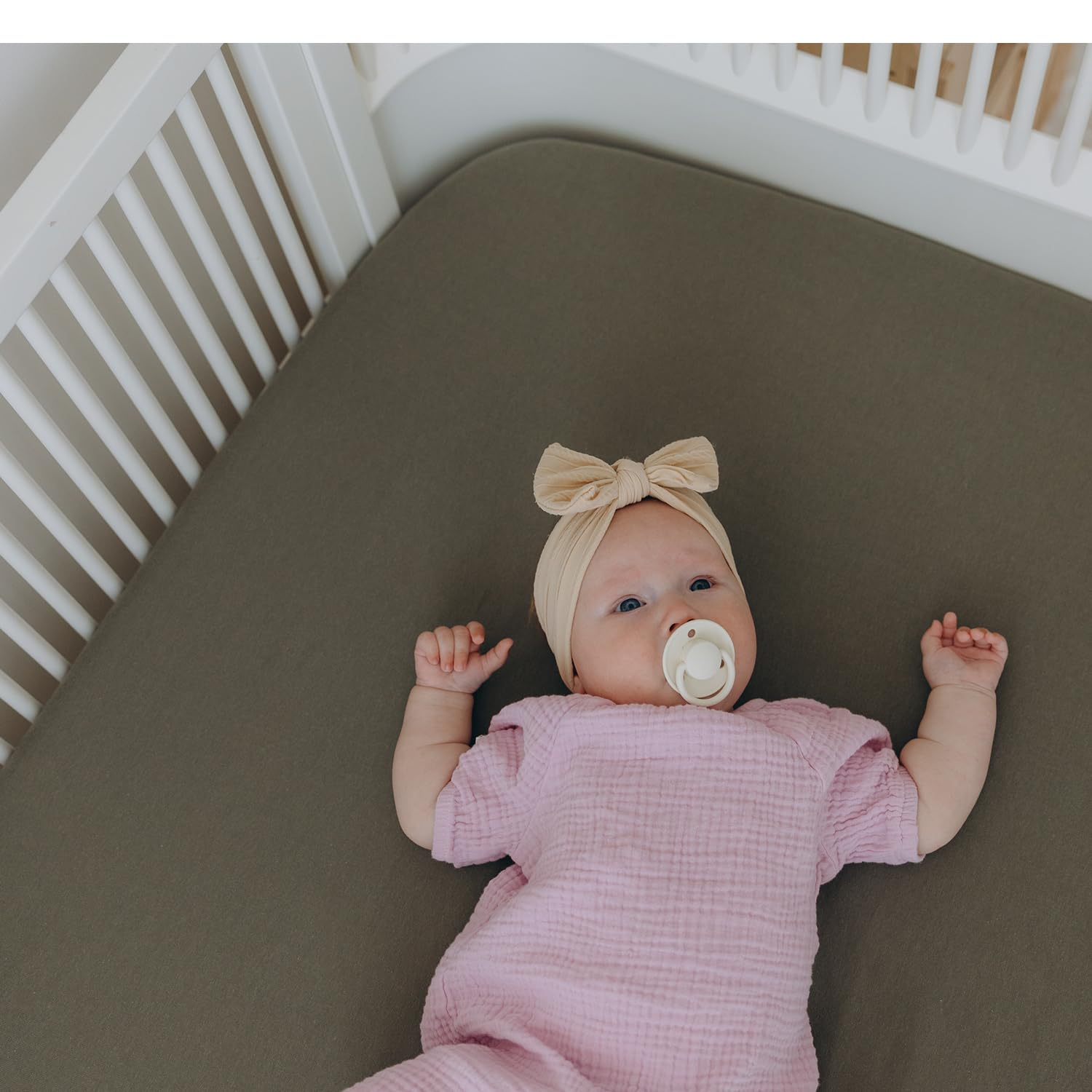 Dreamology muslin crib sheets color options: coordinates with nursery decor while remaining breathable.