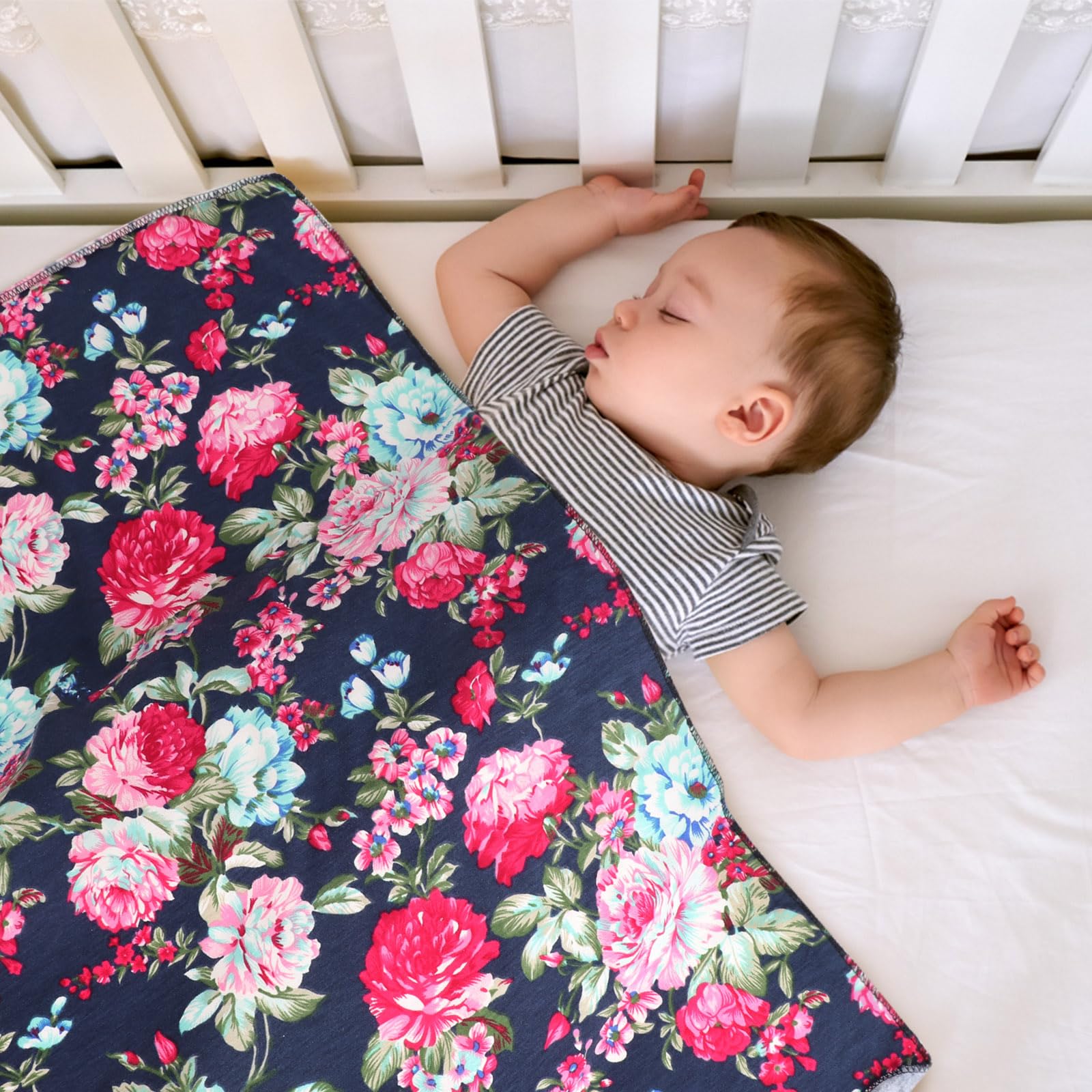 DRESHOW BQUBO baby headband floral detail complements outfits.