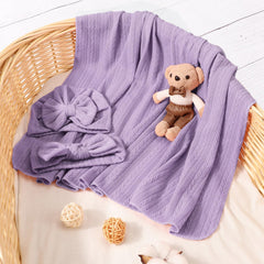 DRESHOW BQUBO large wrap demonstrating easy swaddle and secure holding feature.