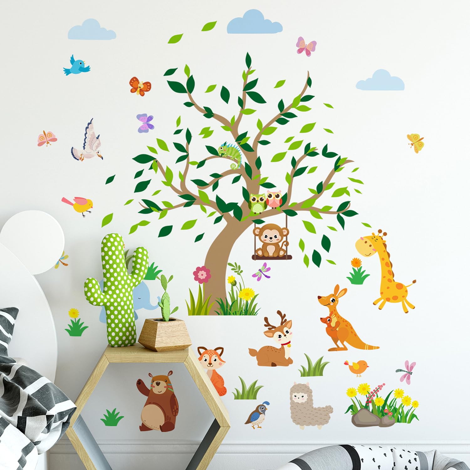 DRWSSR fox wall decal adds whimsy with residue-free removal for easy updates.