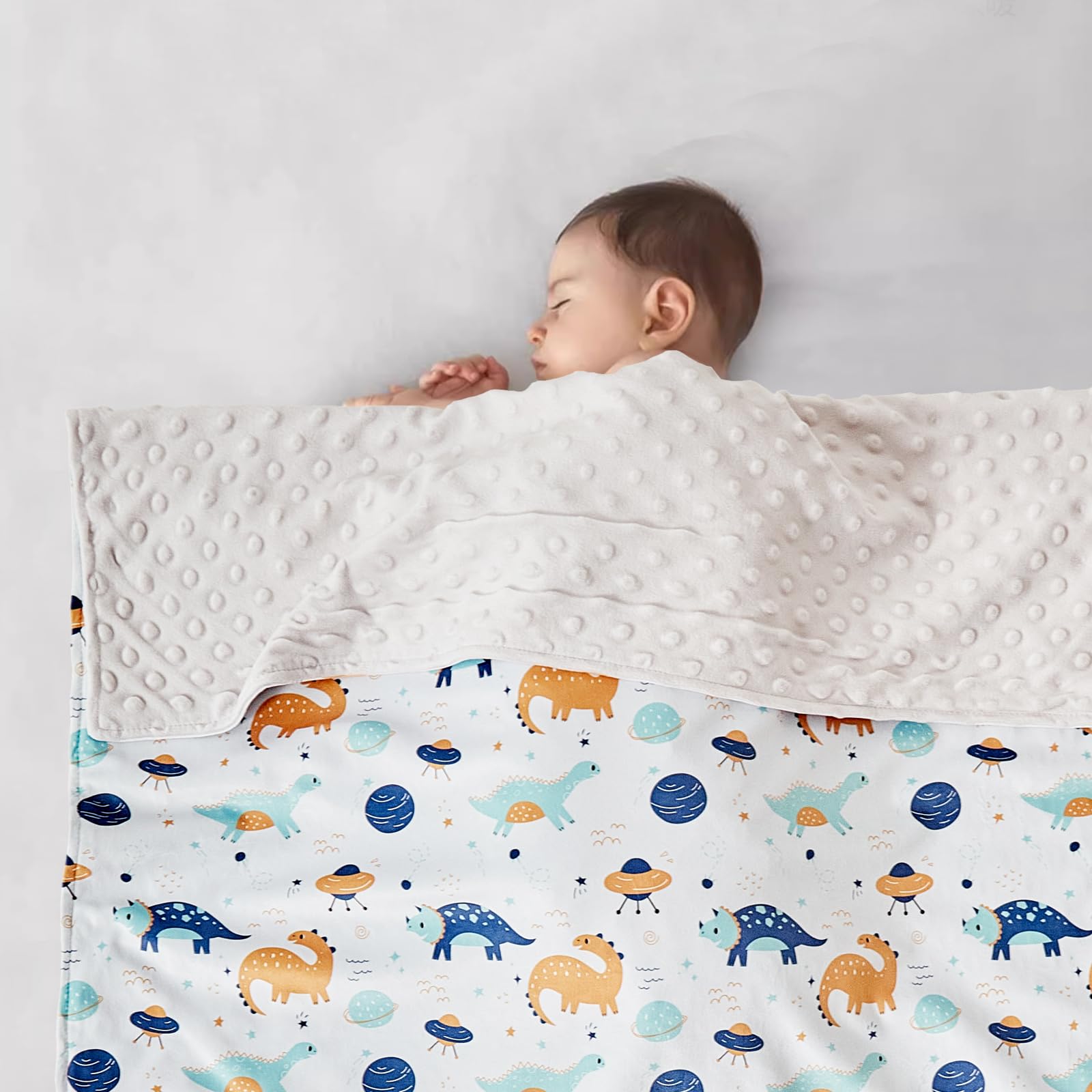 DuShow Dinosaur Blanket in stroller—soft, breathable layer during outings.