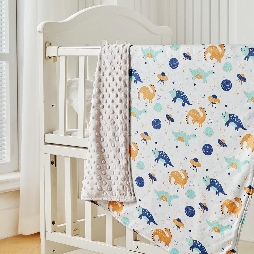 DuShow Dinosaur Blanket nursery decor—cute dinosaur design enhances the baby's room.