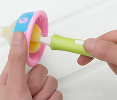 Duehut bottle brush includes hanging hook for air drying after use.