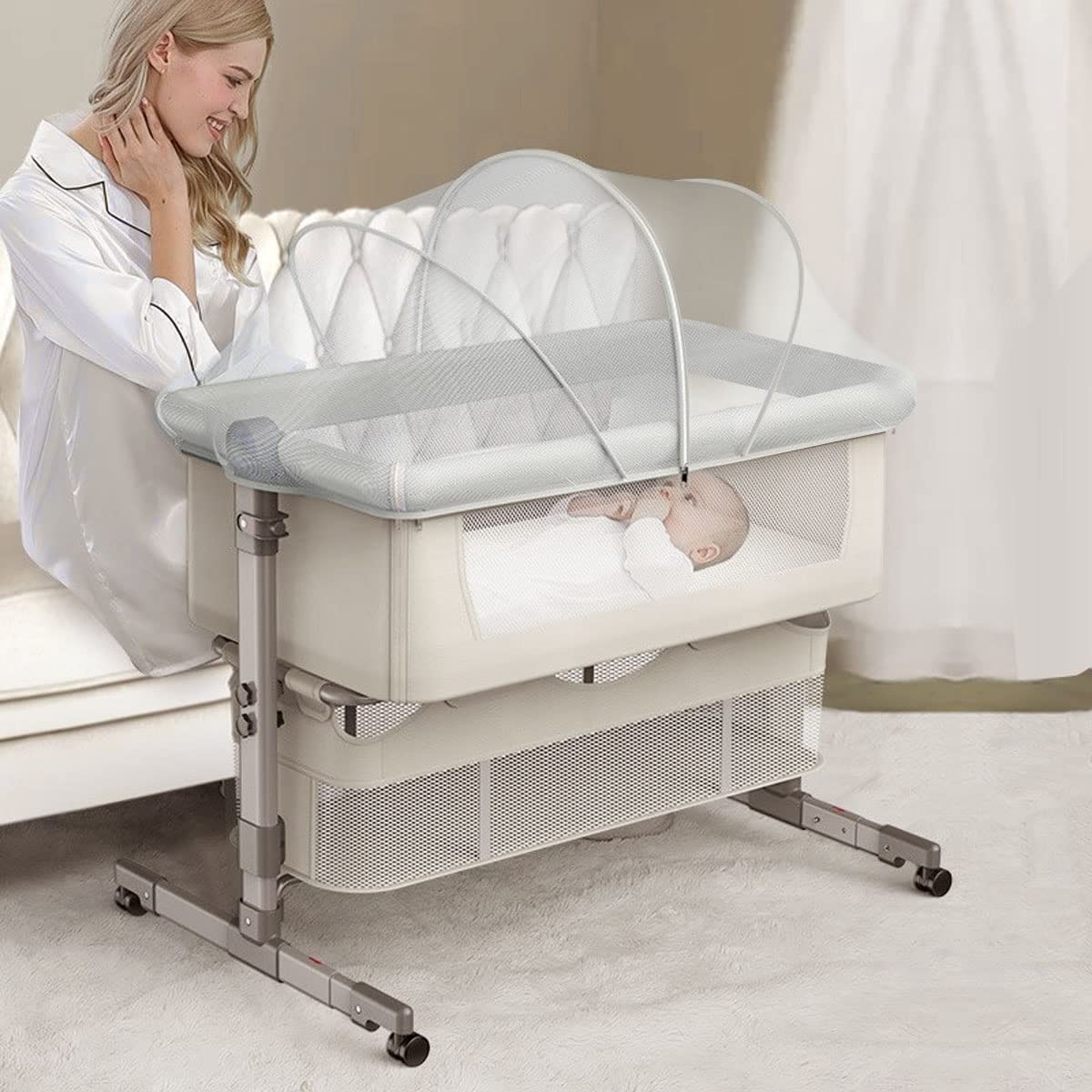 DUOMI Bassinet Cover demonstrates breathable mesh and insect protection.