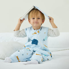 Duomiaomiao sleep sack crotch-snaps enable easy diaper changes without waking baby.