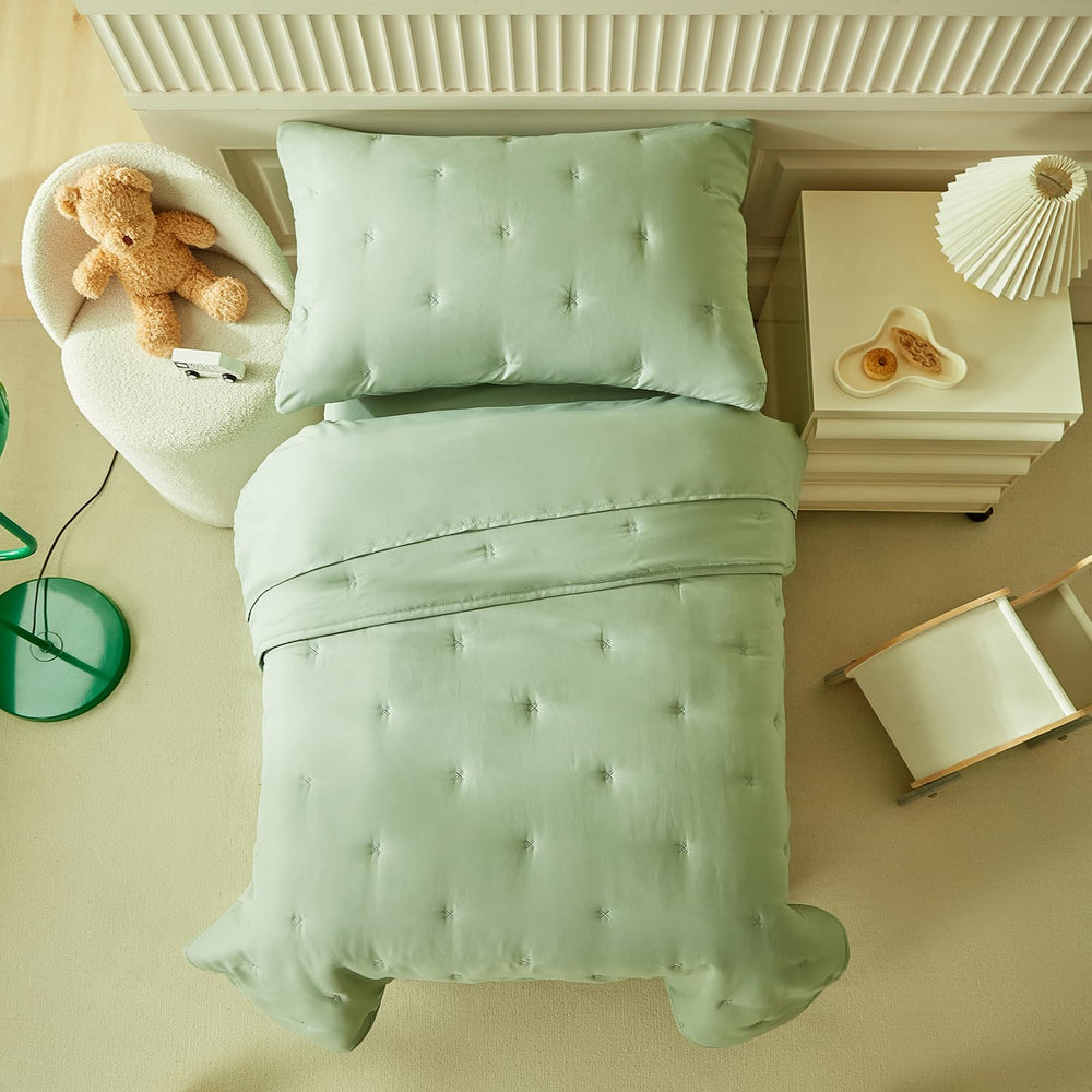 DuShow Green pillowcase showcases gentle touch and easy-care for kids.