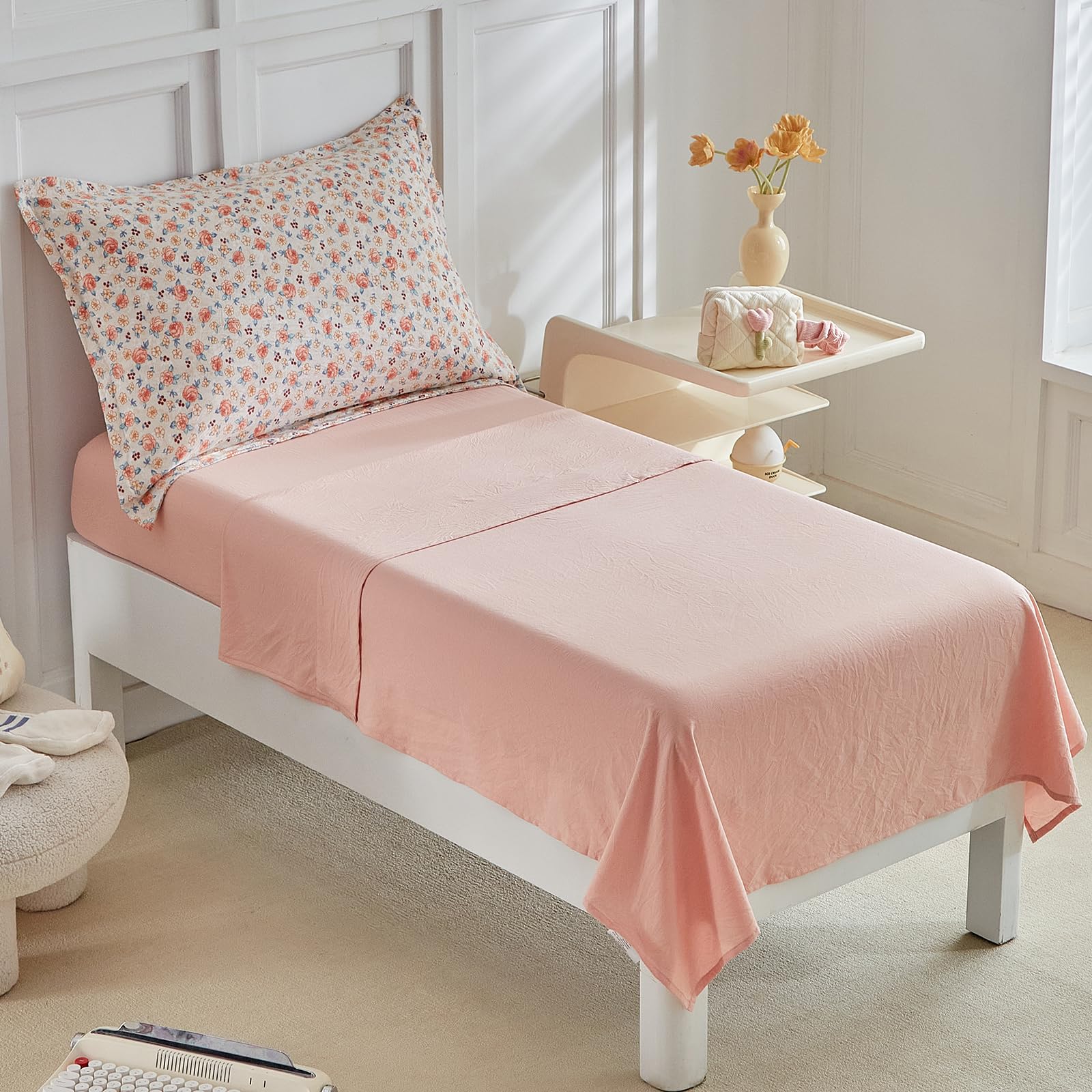 DuShow Toddler Bedding Reversible floral side, two cheerful looks for vibrant kids' room