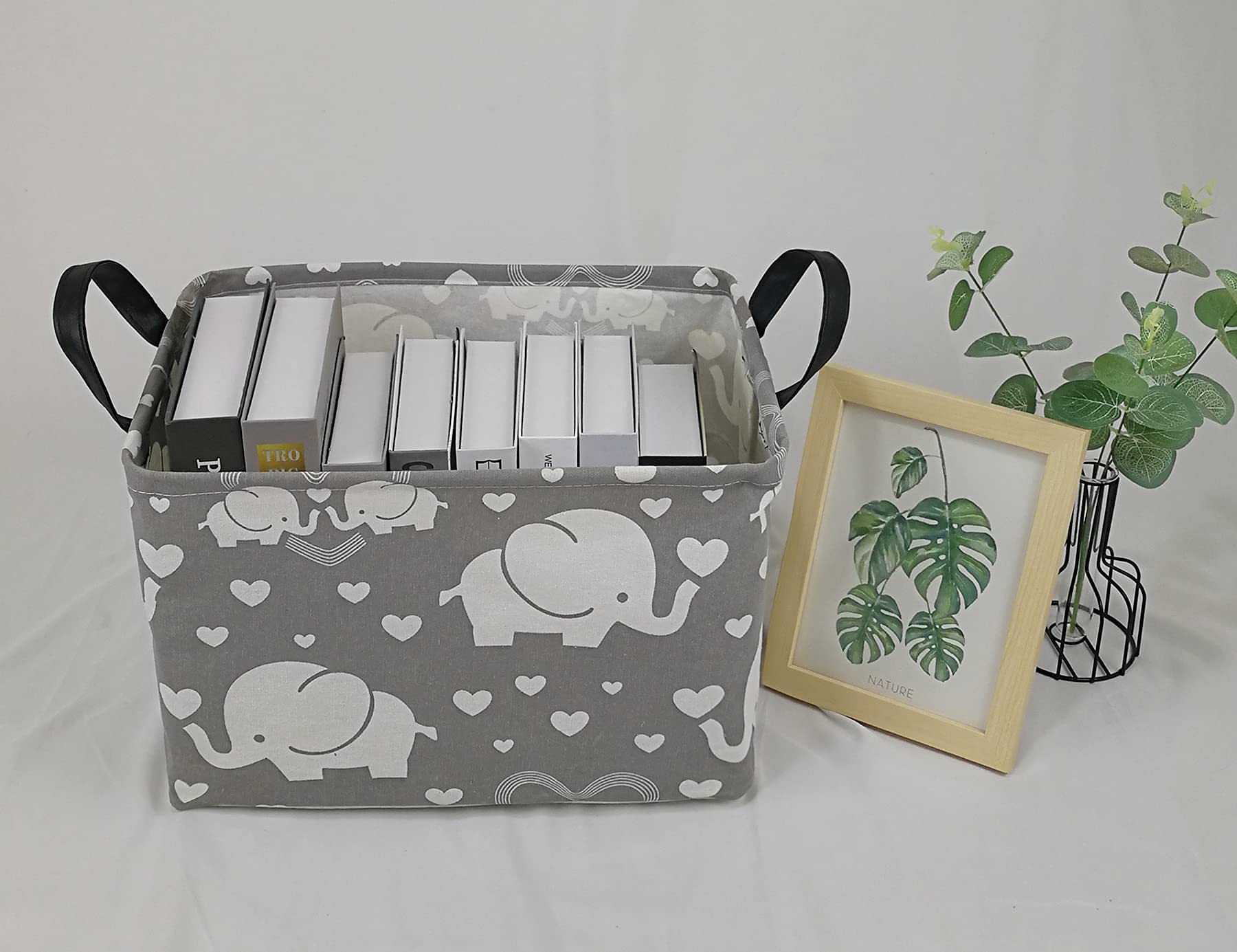 DUYIY waterproof inner keeps damp items protected in laundry tasks