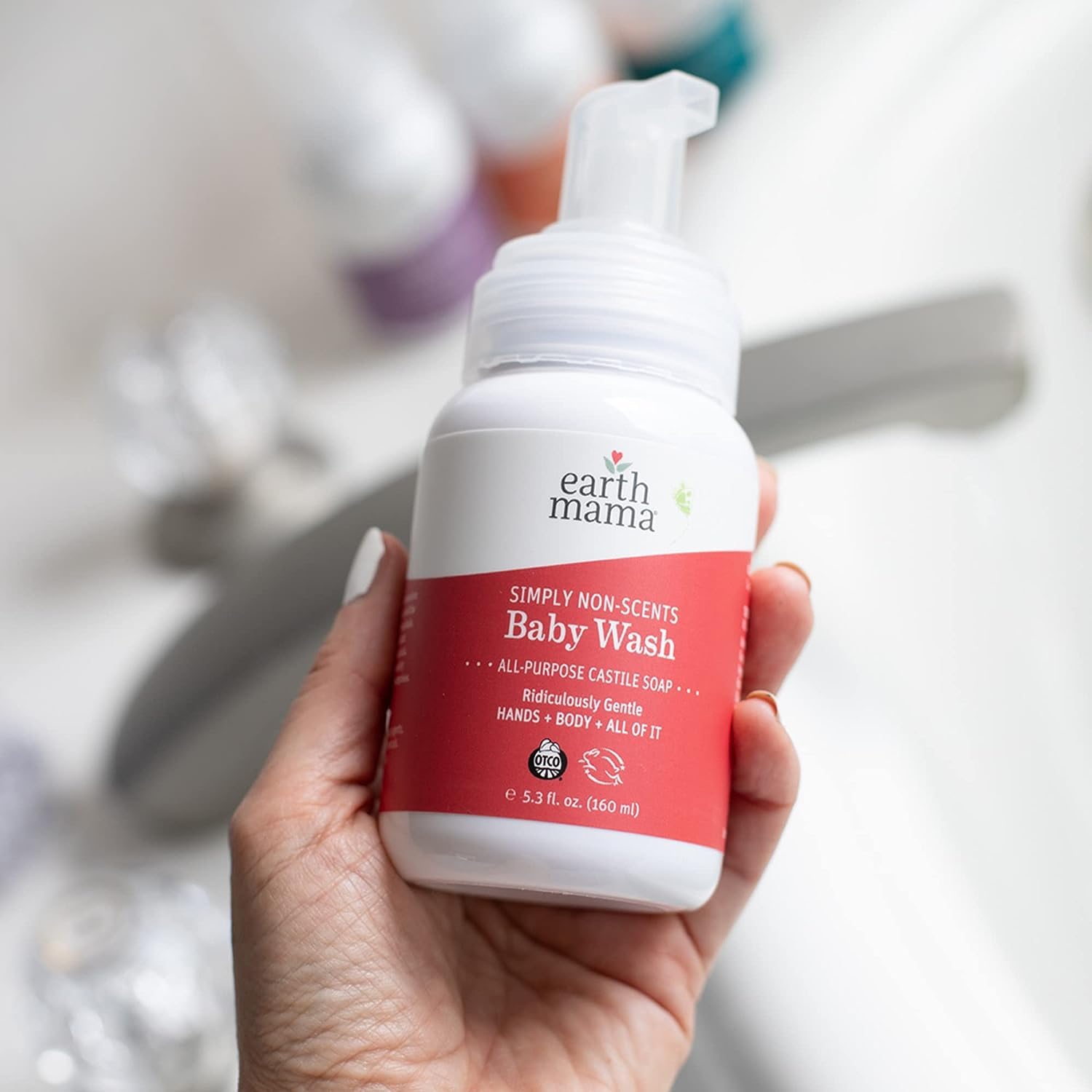 Coconut oil and shea butter icons emphasize moisturizing care