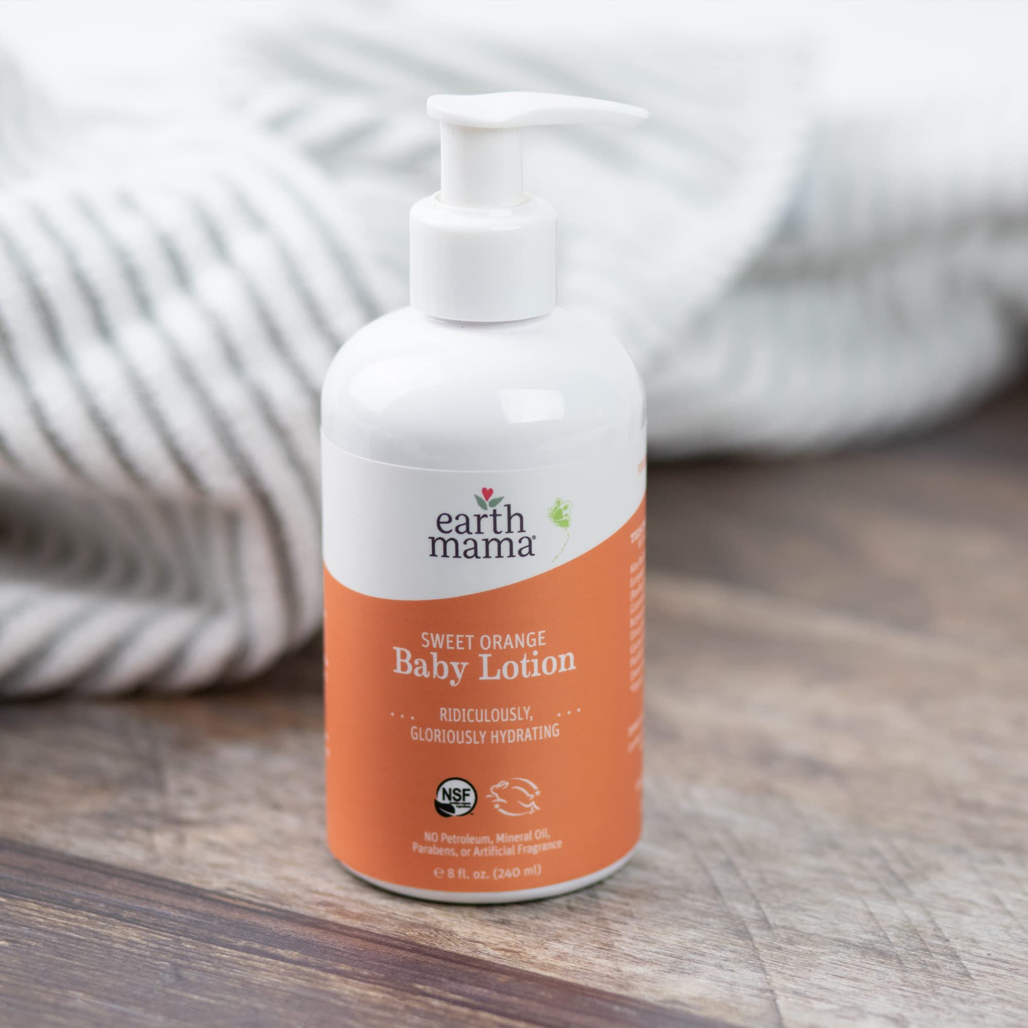 Earth Mama Sweet Orange Baby Lotion vanilla-orange scent provides a light, comforting fragrance.