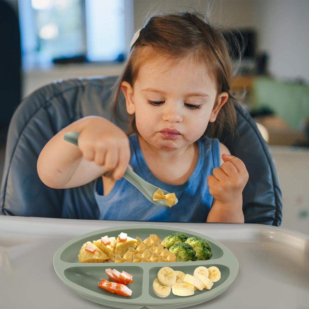 Eascrozn dishwasher-safe baby spoon makes cleaning quick after meals.