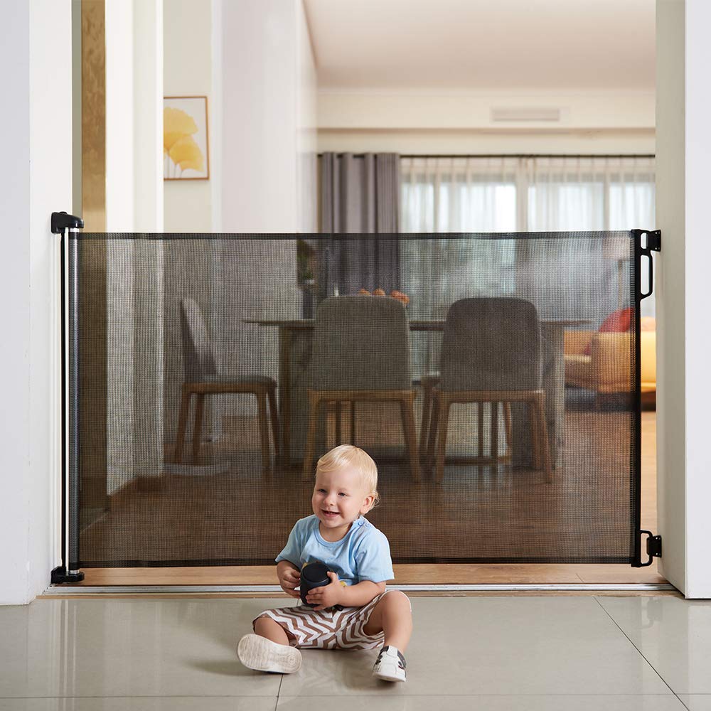 EasyBaby gate fits openings up to 71 inches for flexible layouts.