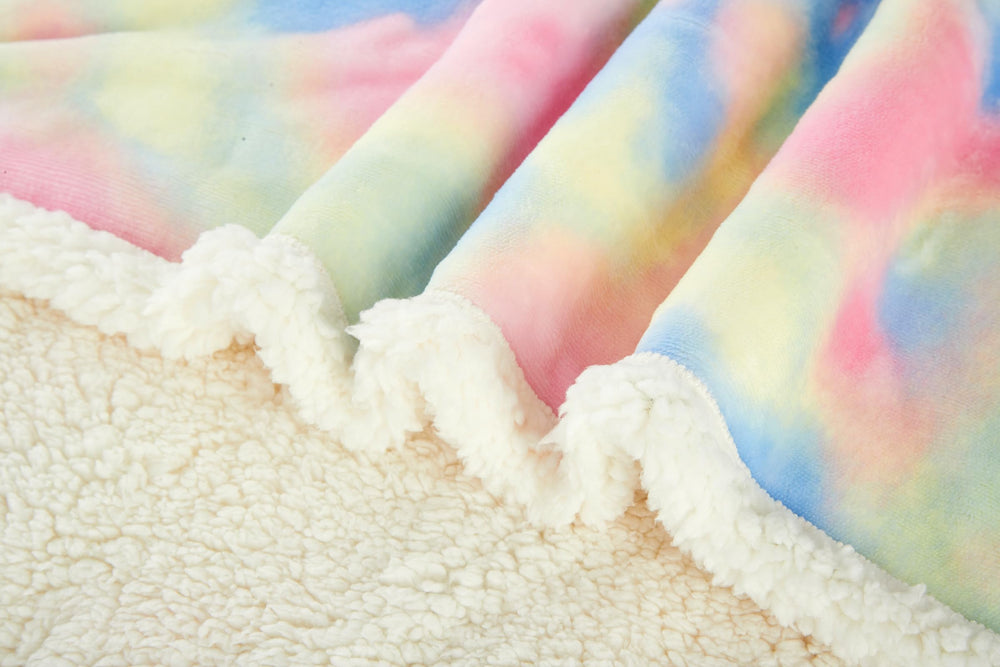 ECHERY blanket care shot highlighting machine wash on gentle cycle