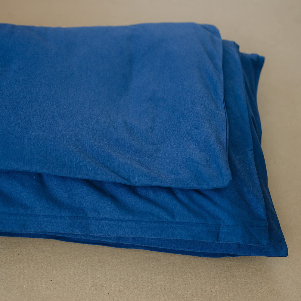 Ecolino duvet cover hidden zipper detail demonstrates easy on off without buttons.