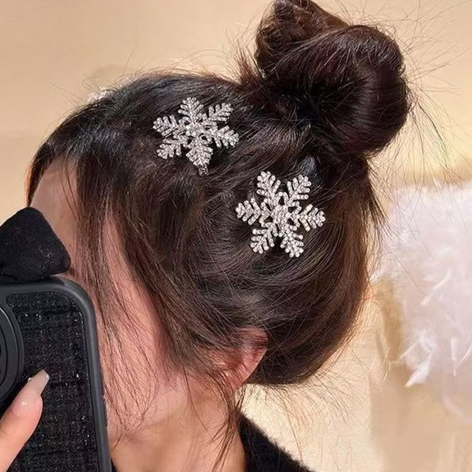 Ecuupas winter theme snowflake hair barrette pairs with sweaters
