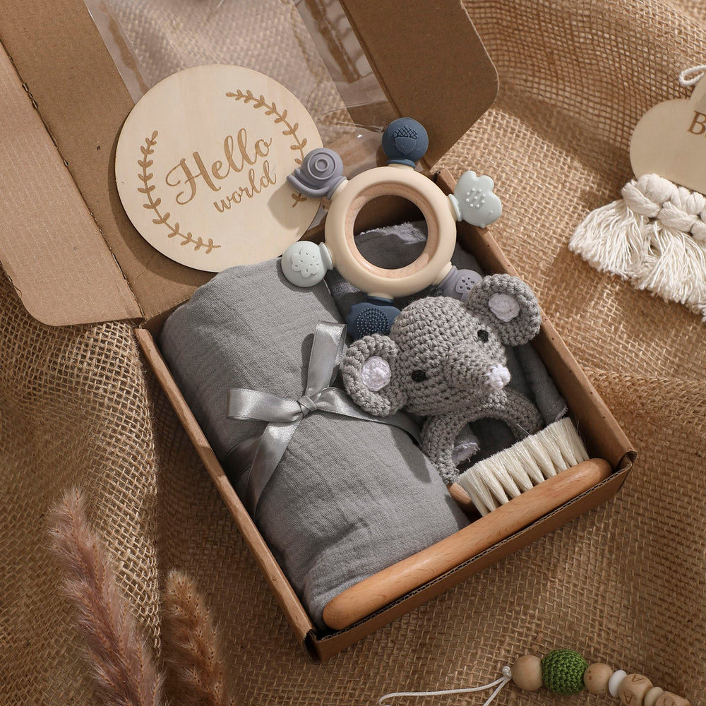 EERKEOD newborn gift box display—nursery-friendly setup for photos and keepsakes.