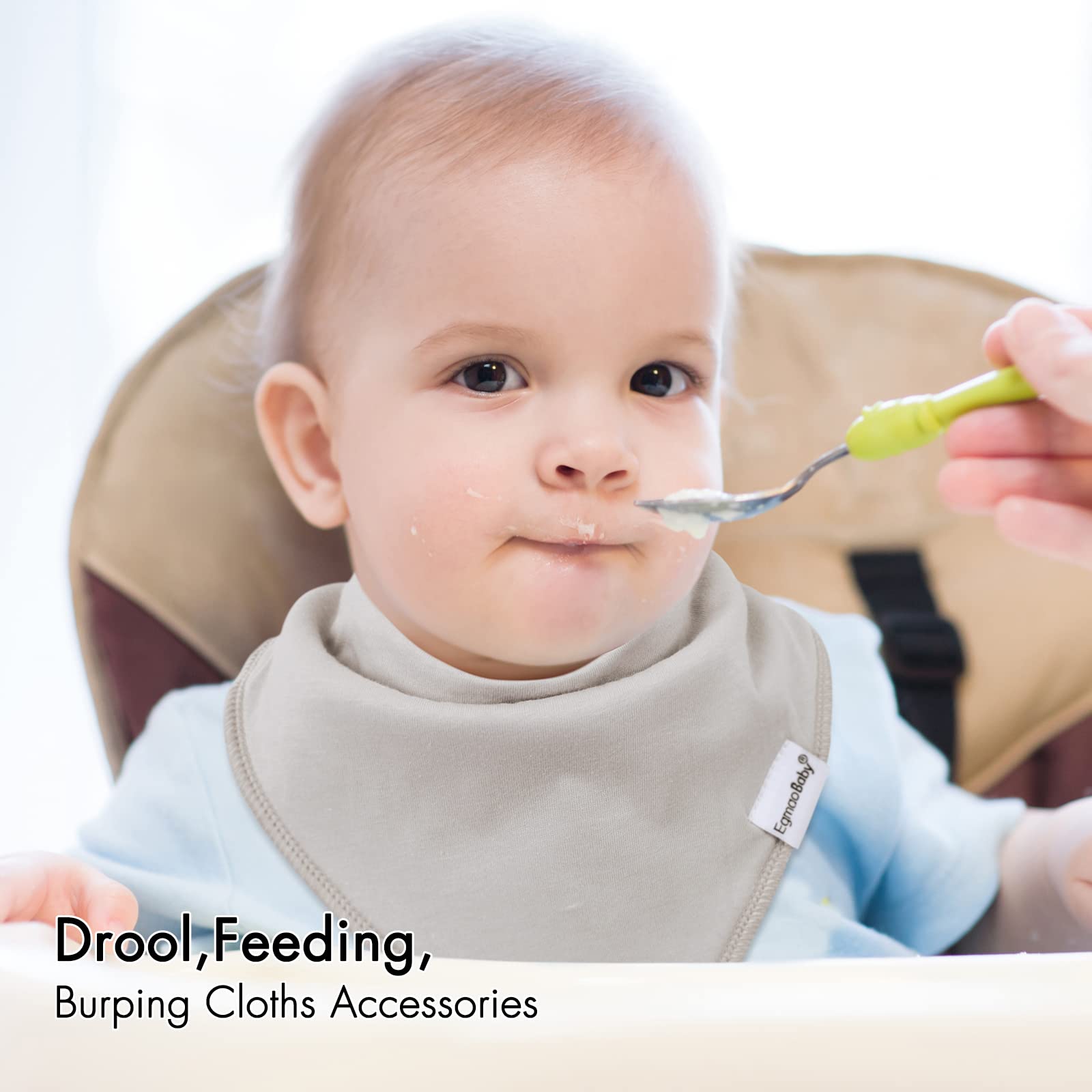 Egmao bandana bibs feature absorbent dual-layer fabric to reduce leaks during meals.