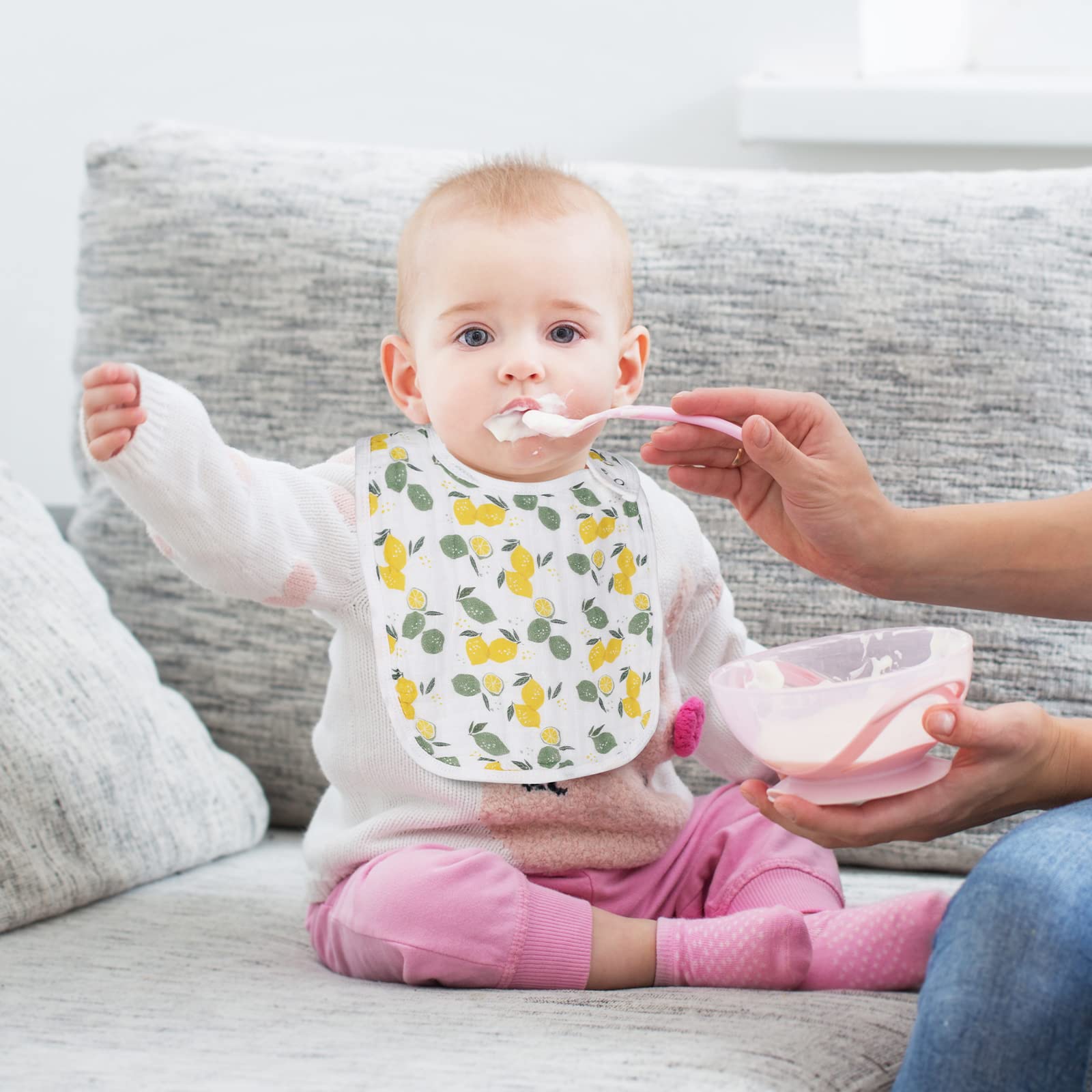 Egmao baby Snap Muslin Bib adjustable-snaps shows growing-fit functionality