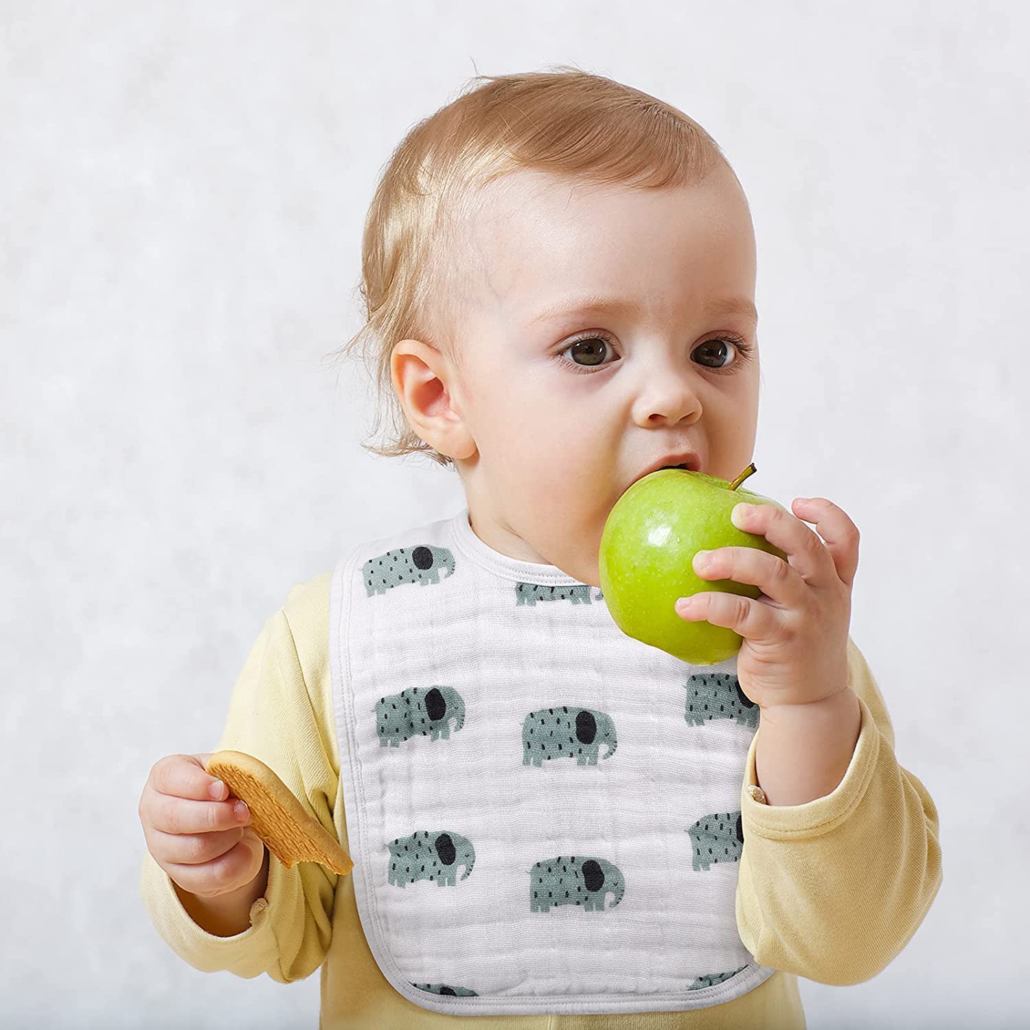 Egmao Baby Snap Muslin Bibs Adjustable Snaps 03—easy fastening that grows with baby