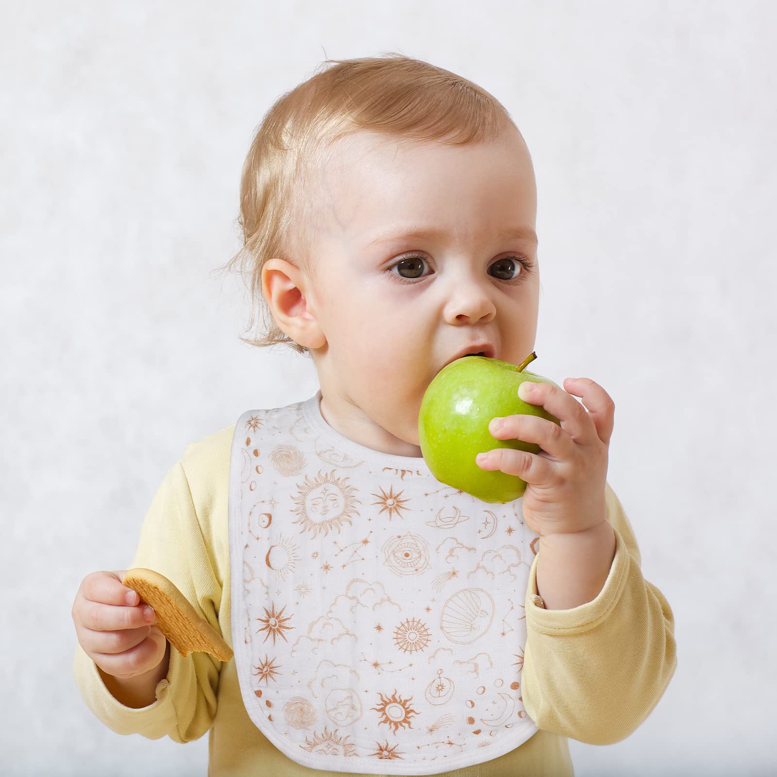 Egmao Cosmos bib close-up shows absorbent three-layer cotton.