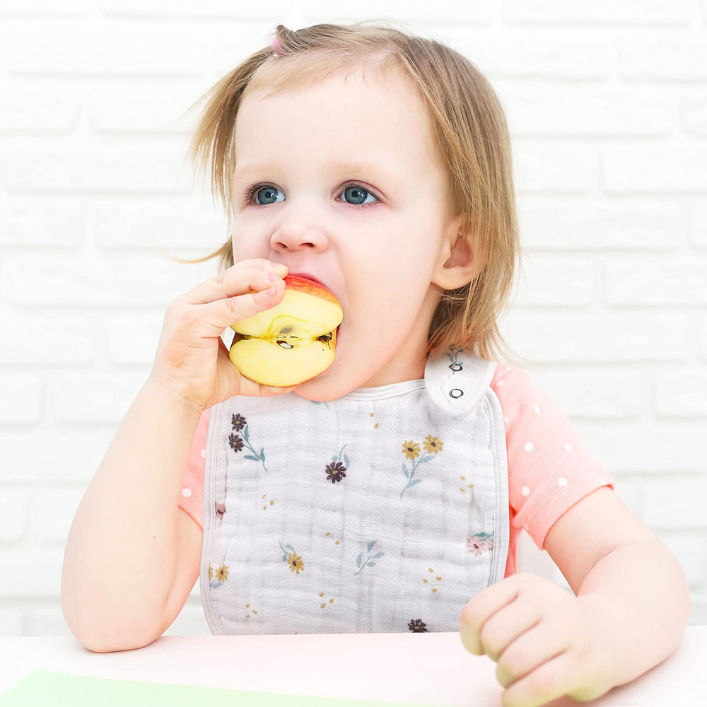 egmao baby snap muslin bibs girls 3-pack absorbent layer closeup emphasizes fast liquid absorption during feeds