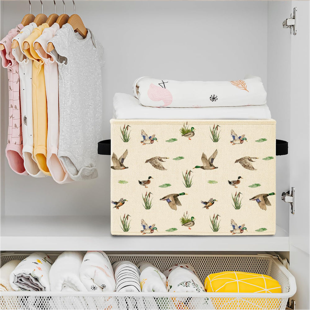Elefeltclave Cotton-linen exterior detail highlights durable, lightweight design.