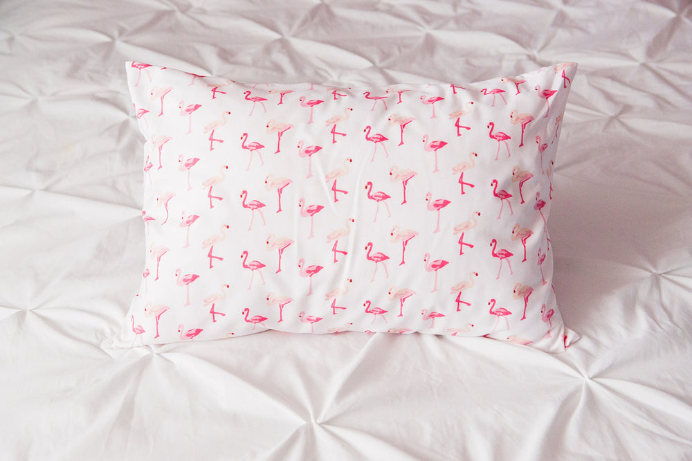 Ella & Max envelope-style toddler pillowcase keeps pillow tidy and secure.